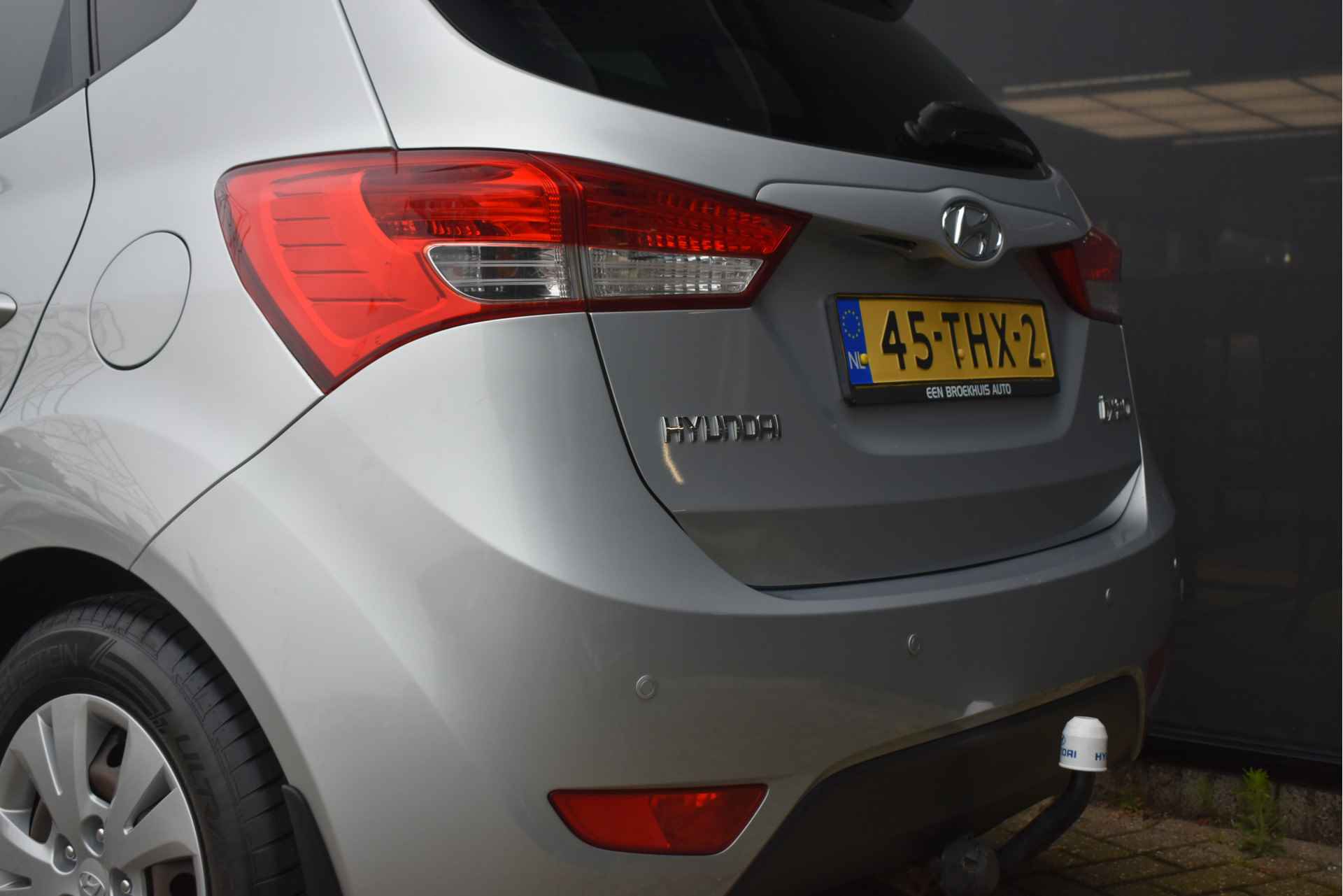 Hyundai ix20 1.6i i-Motion Automaat | Trekhaak | Airco | Parkeersensoren | Bluetooth | Elektr. Ramen !! - 25/31