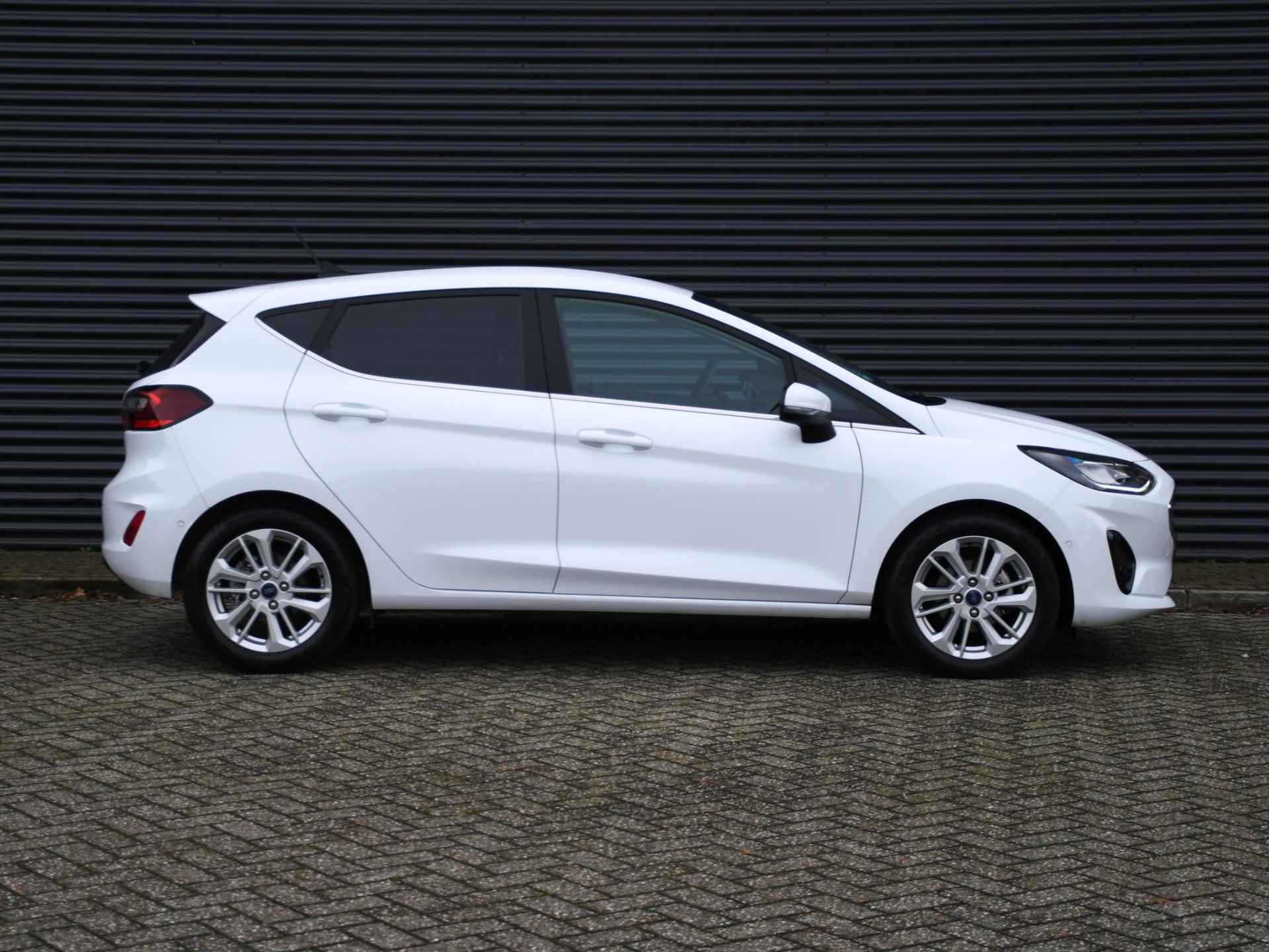 Ford Fiesta Titanium X 1.0 EcoBoost Hybrid 125pk Automaat PDC + CAMERA | ADAP. CRUISE | LANE KEEPING AID | WINTER PACK | DAB | NAVI | USB - 3/31