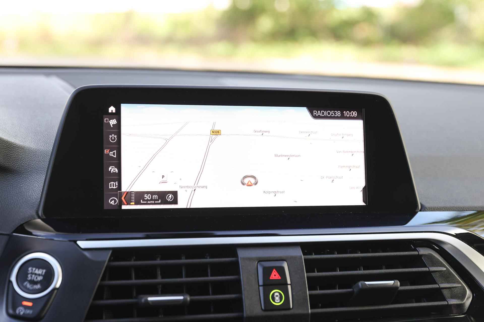 BMW X3 xDrive20i High Executive xLine Automaat / Sportstoelen / Stoelverwarming / LED / Head-Up / Live Cockpit Plus / PDC / Getint glas achter - 24/34