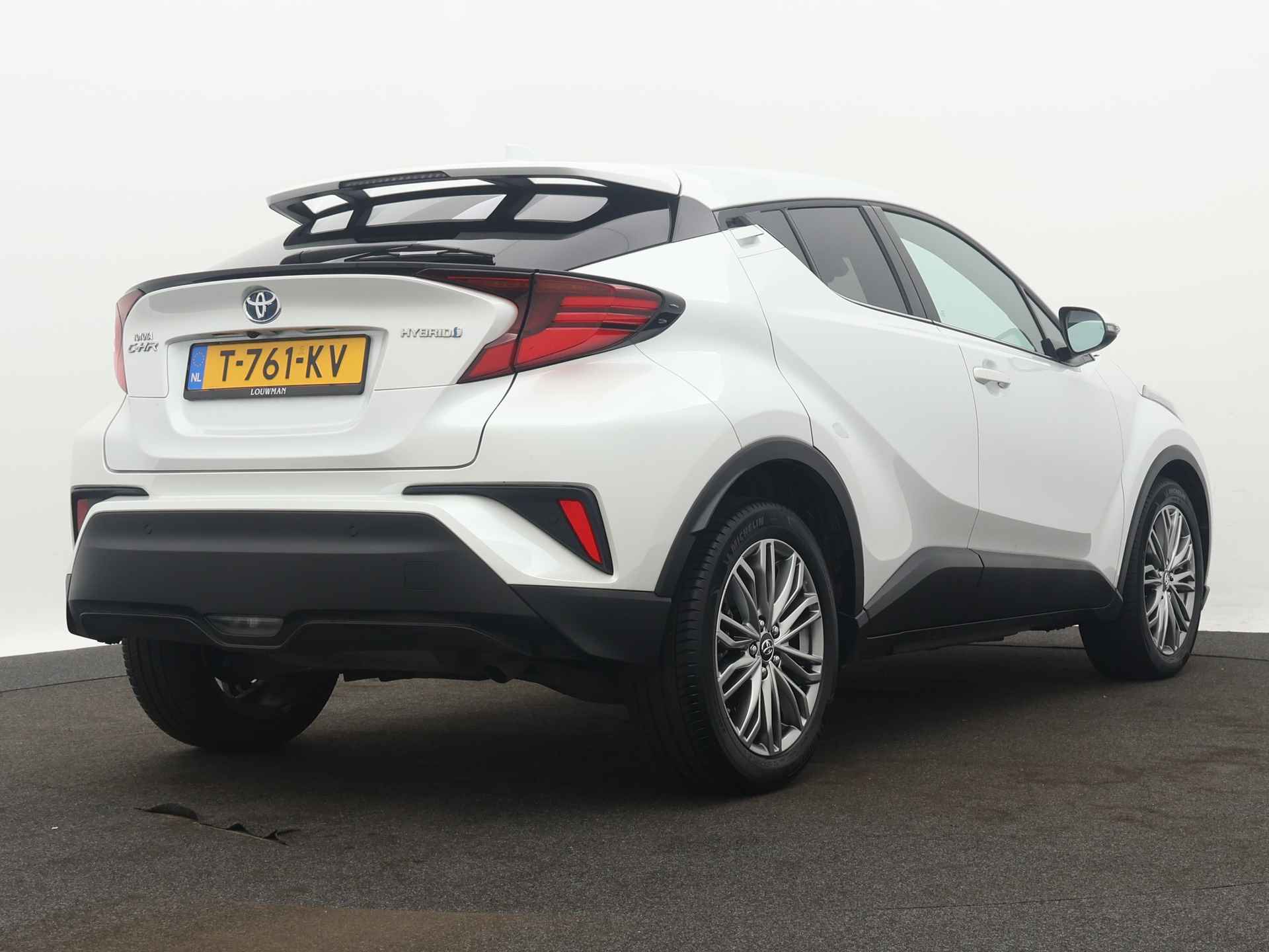 Toyota C-HR 1.8 Hybrid Executive | Stoel en stuurwiel verwarmd | LM velgen | Navigatie | Cruise Control Adaptief | - 3/41