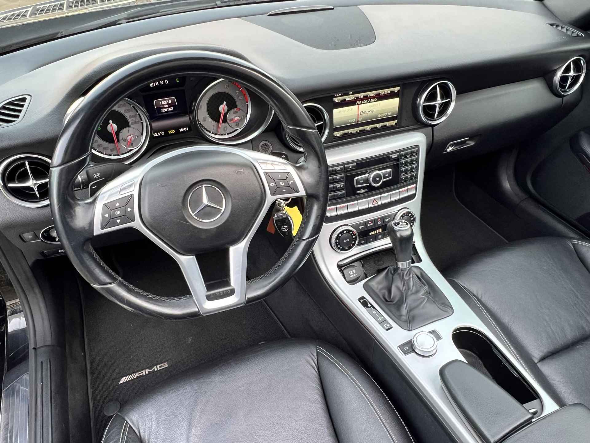 Mercedes-Benz SLK-klasse 350 AMG Glazen Dak, Bi-Xenon, Dynamic Handeling, Nek Verwarming, Apple Carplay, Leder, DAB, Parkeer Pakket (MET GARANTIE*) - 10/39