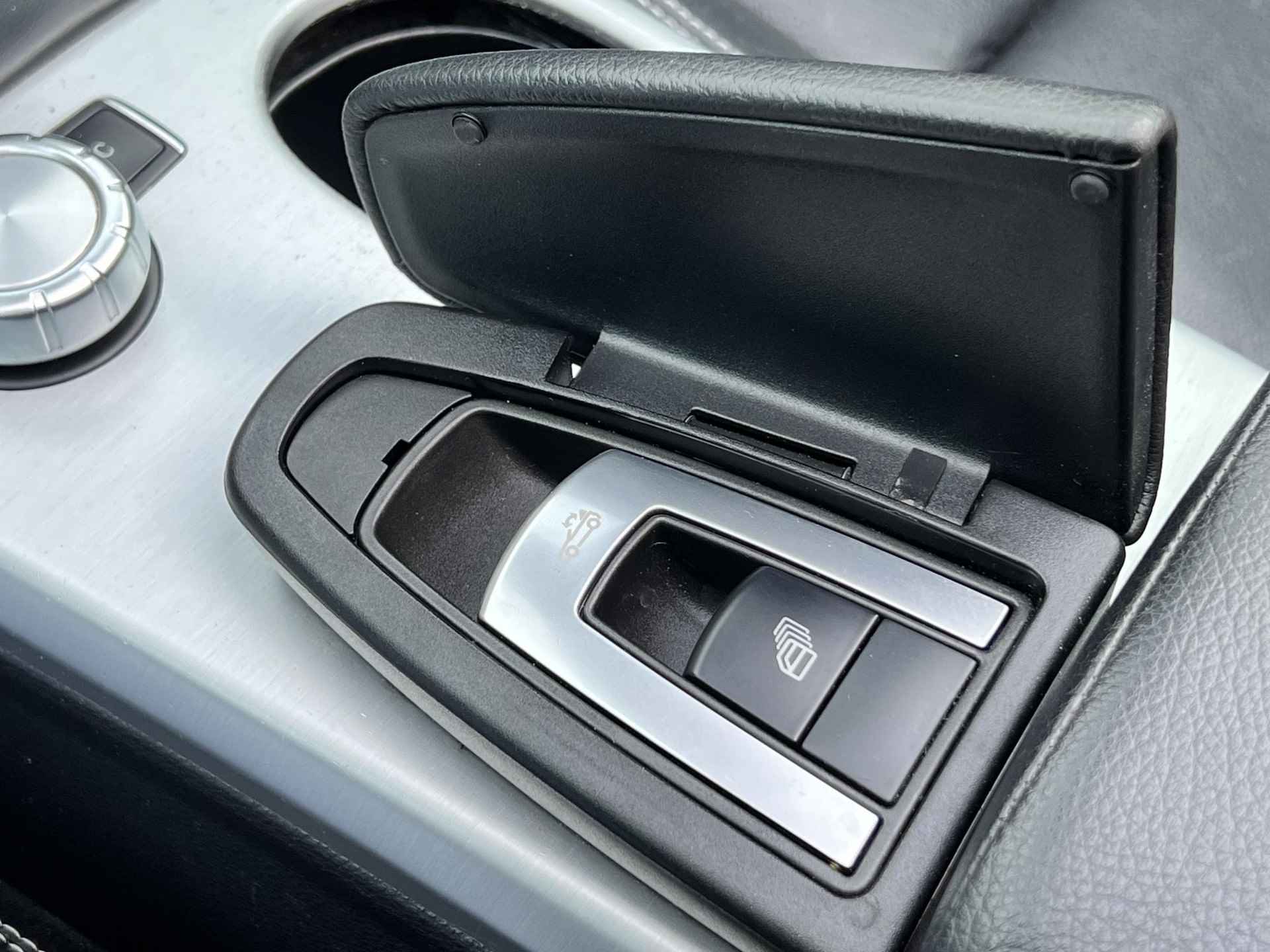 Mercedes-Benz SLK-klasse 350 AMG Glazen Dak, Bi-Xenon, Dynamic Handeling, Nek Verwarming, Apple Carplay, Leder, DAB, Parkeer Pakket (MET GARANTIE*) - 30/39