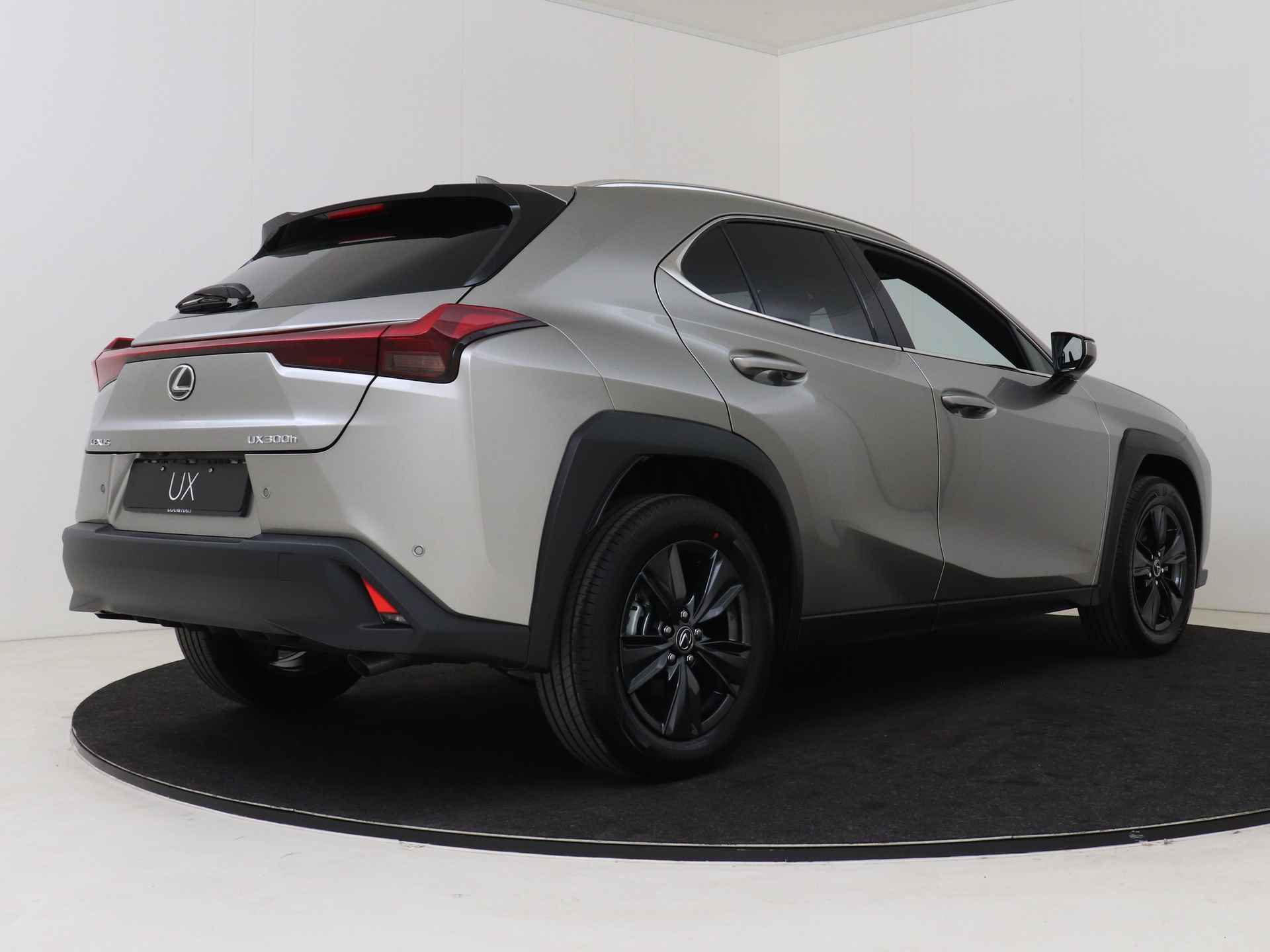 Lexus UX 300h Urban Line | Stoel & Stuurverwarming | Premium Navigatie | Comfort Pack | - 3/54