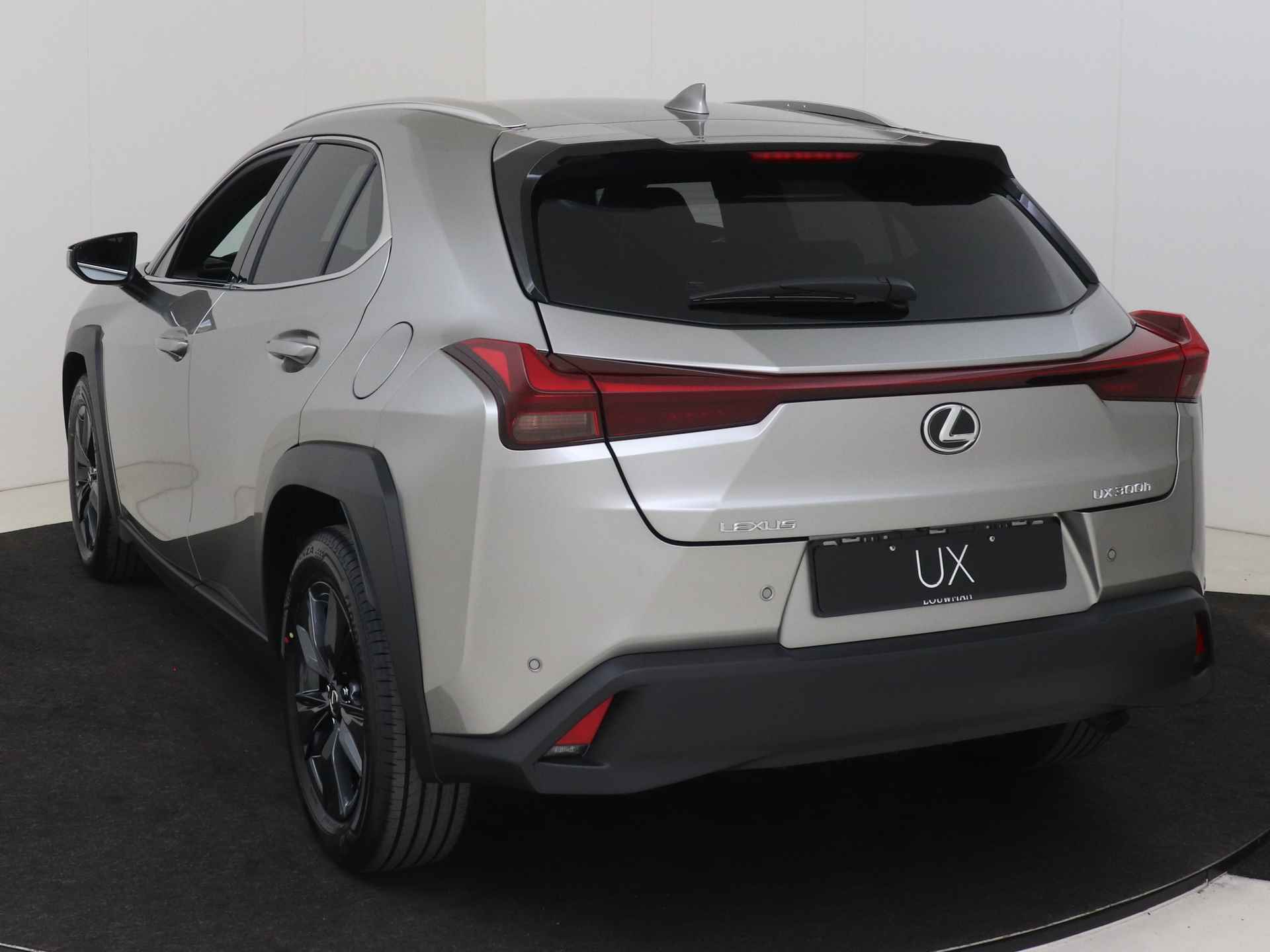 Lexus UX 300h Urban Line | Stoel & Stuurverwarming | Premium Navigatie | Comfort Pack | - 17/54