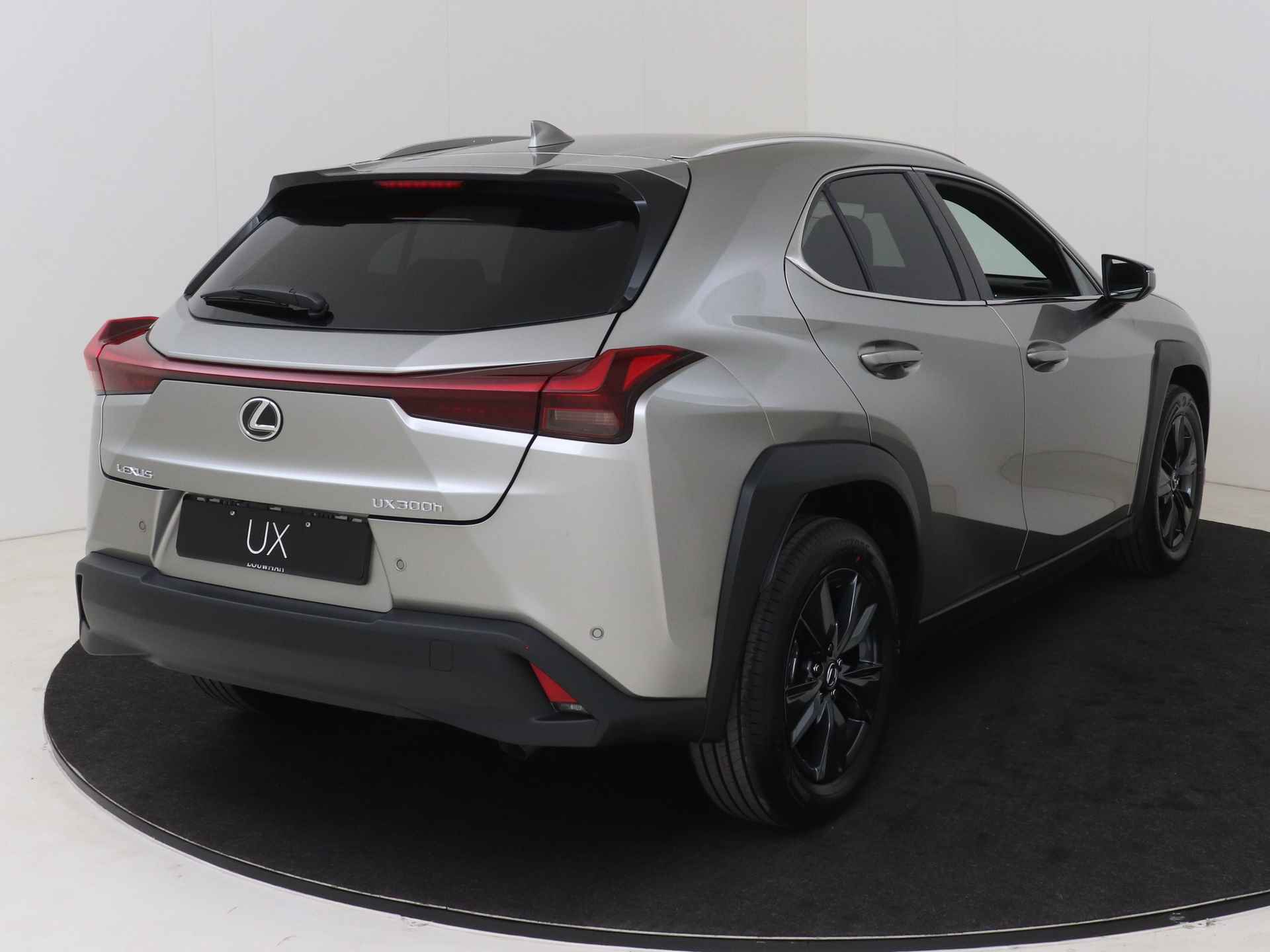 Lexus UX 300h Urban Line | Stoel & Stuurverwarming | Premium Navigatie | Comfort Pack | - 18/54