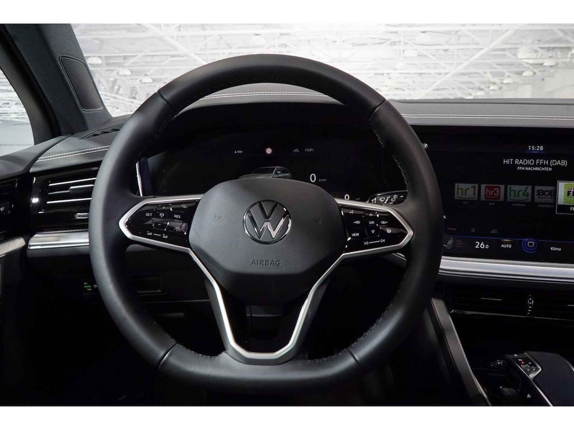 Volkswagen Touareg 3.0 TSi eHybrid ACC Panoramadak Massage Stoelkoeling Trekhaak - 7/15
