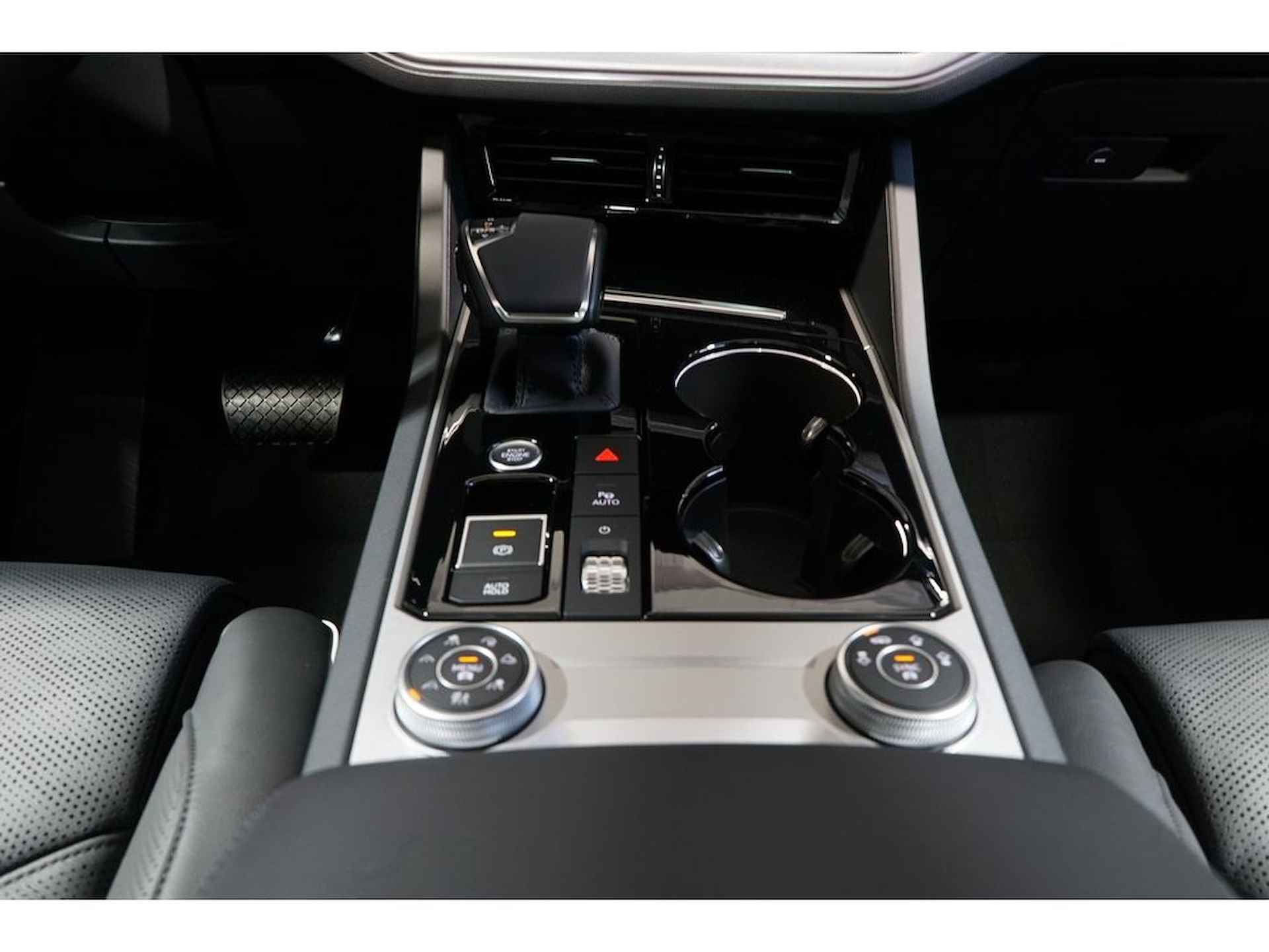 Volkswagen Touareg 3.0 TSi eHybrid ACC Panoramadak Massage Stoelkoeling Trekhaak - 9/15