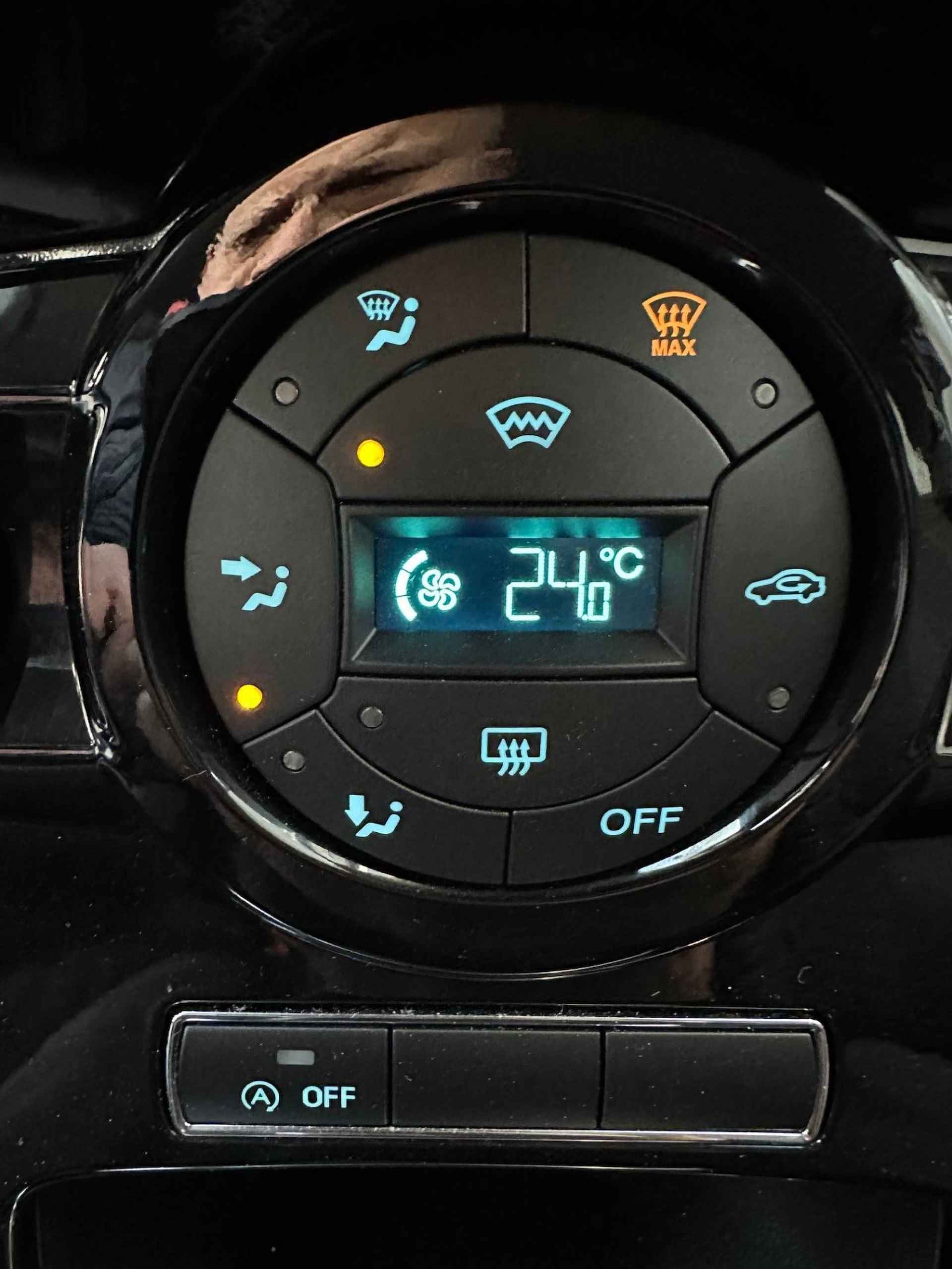 Ford Fiesta 1.0 Titanium 29.000 km Airco | lm-velgen | navigatie | BOVAG garantie | - 11/25