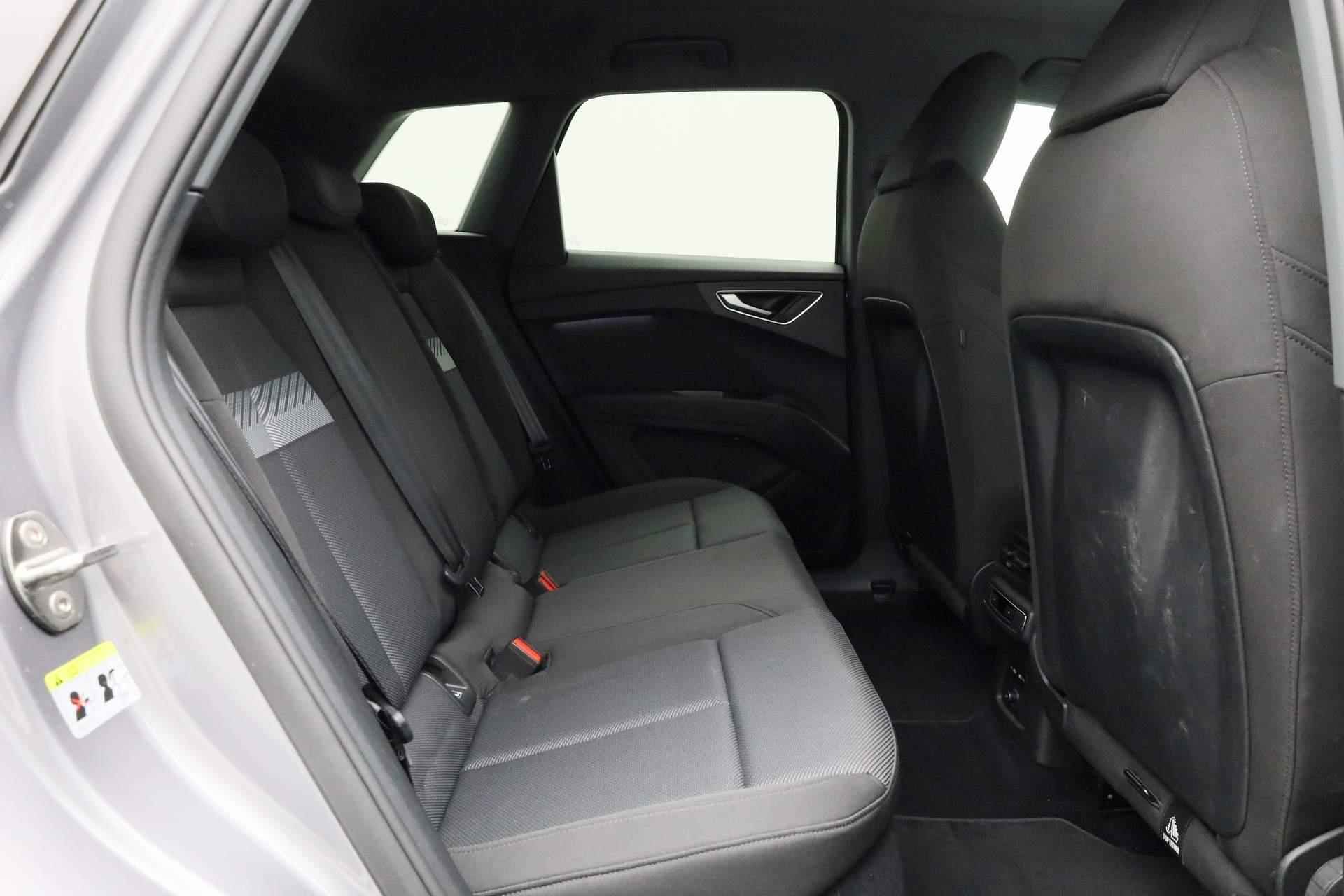 Audi Q4 e-tron 40 Advanced edition 77 kWh 204PK | S-Line ext. | Navi | 20 inch | Stoelverwarming | Cruise | Clima | Apple Carplay / Android Auto - 40/44