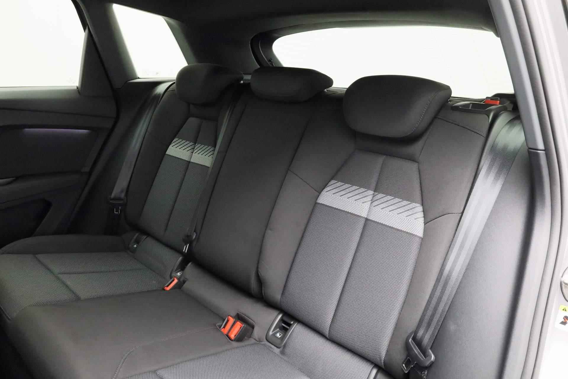 Audi Q4 e-tron 40 Advanced edition 77 kWh 204PK | S-Line ext. | Navi | 20 inch | Stoelverwarming | Cruise | Clima | Apple Carplay / Android Auto - 42/44