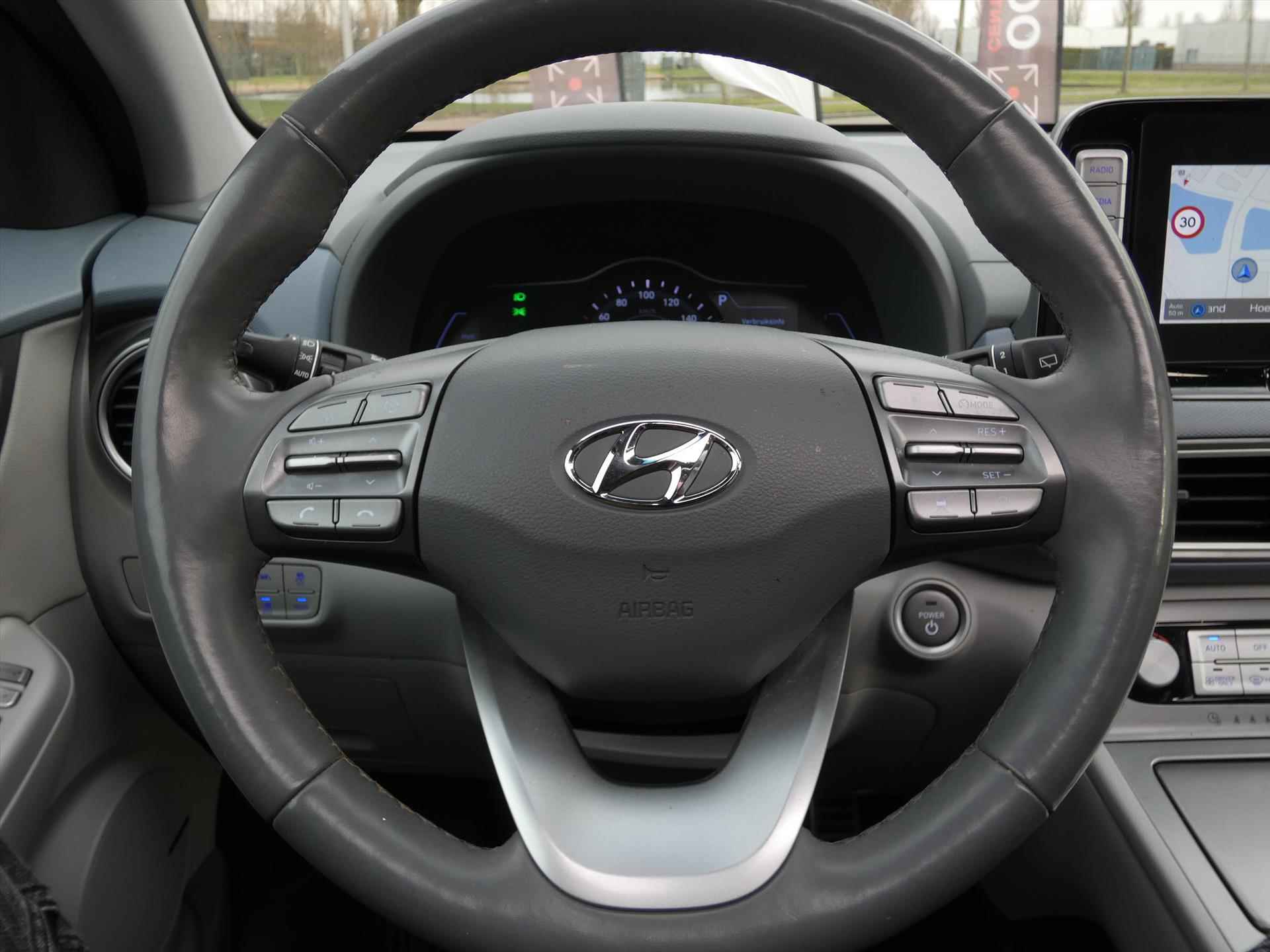 HYUNDAI Kona EV 64kWh / 204pk Aut. Premium | Schuifdak | Leder | Carplay | Camera | - 17/40