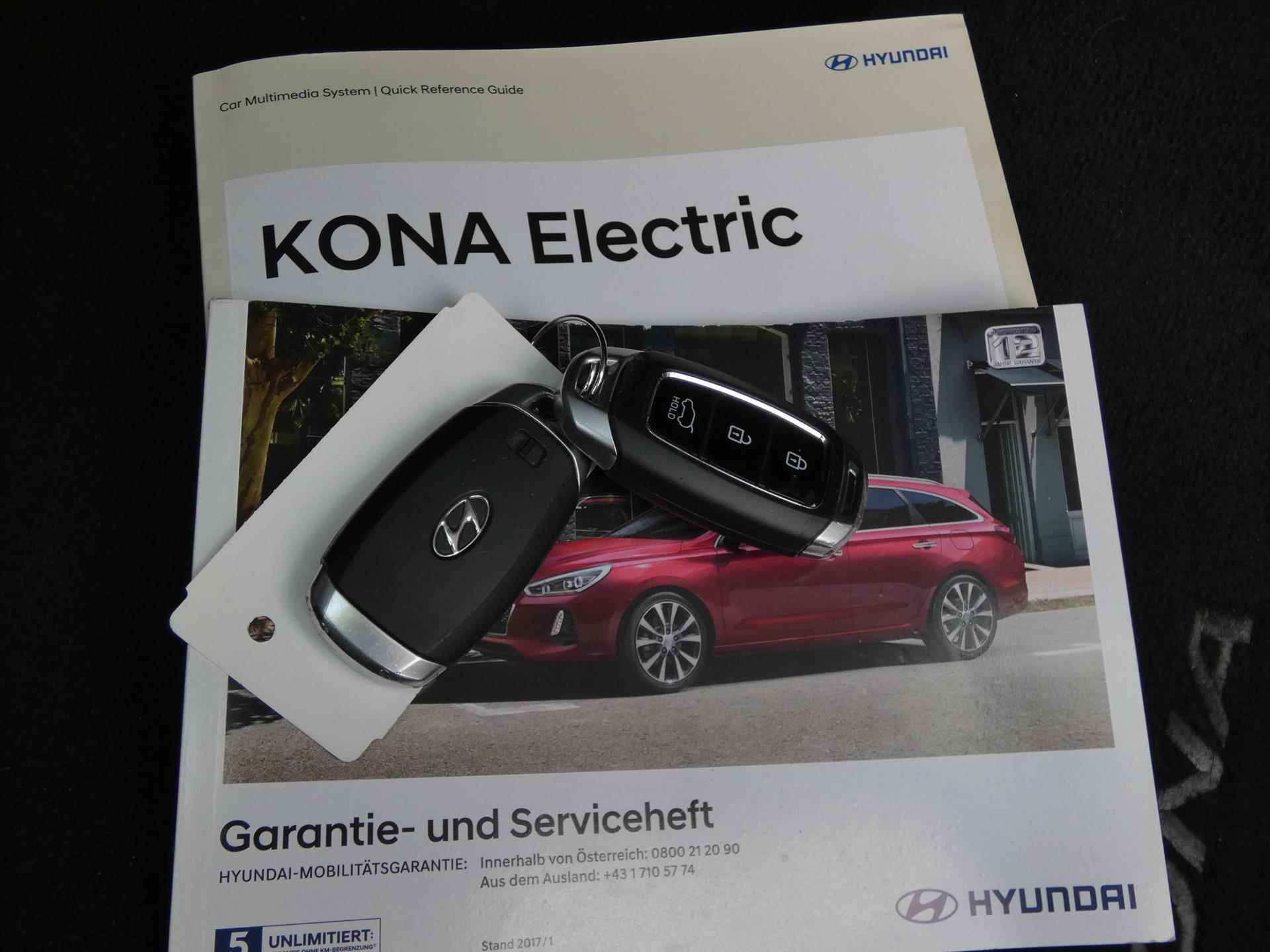 HYUNDAI Kona EV 64kWh / 204pk Aut. Premium | Schuifdak | Leder | Carplay | Camera | - 35/40