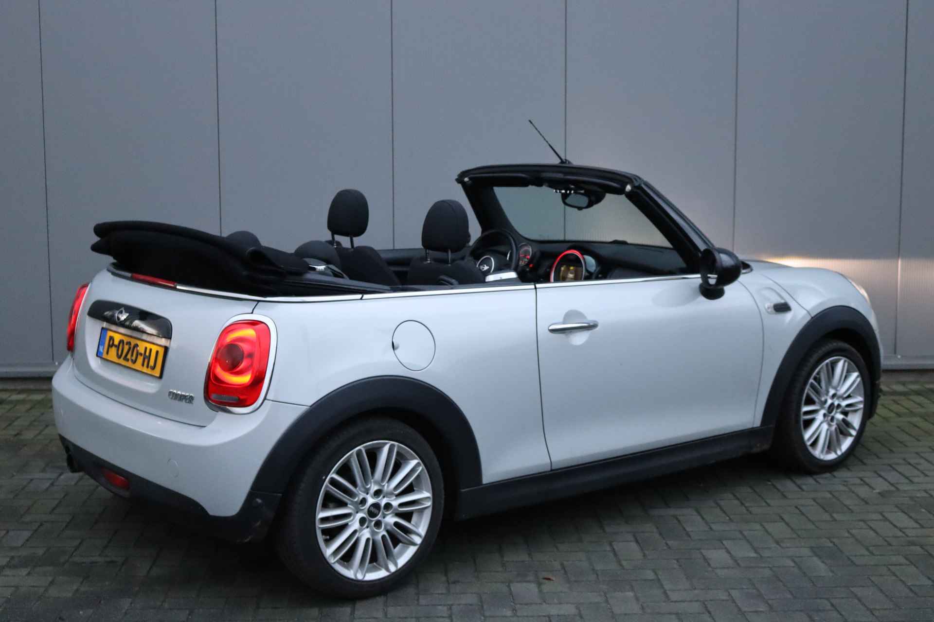 MINI Cabrio 1.5 Cooper 136PK Chili Serious Business Navigatie/Stoelverwarming/Parkeerhulp - 5/18