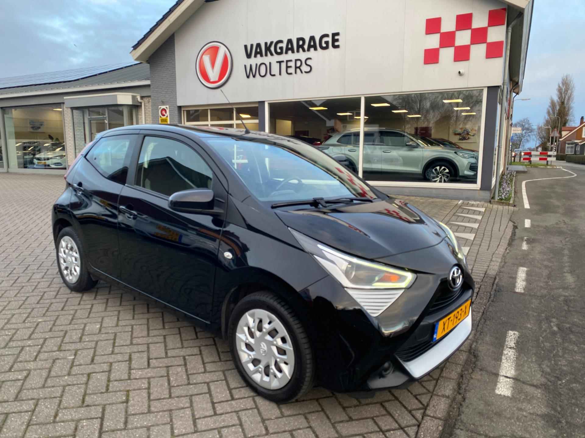 Toyota Aygo 1.0 VVT-i x-play - 2/16