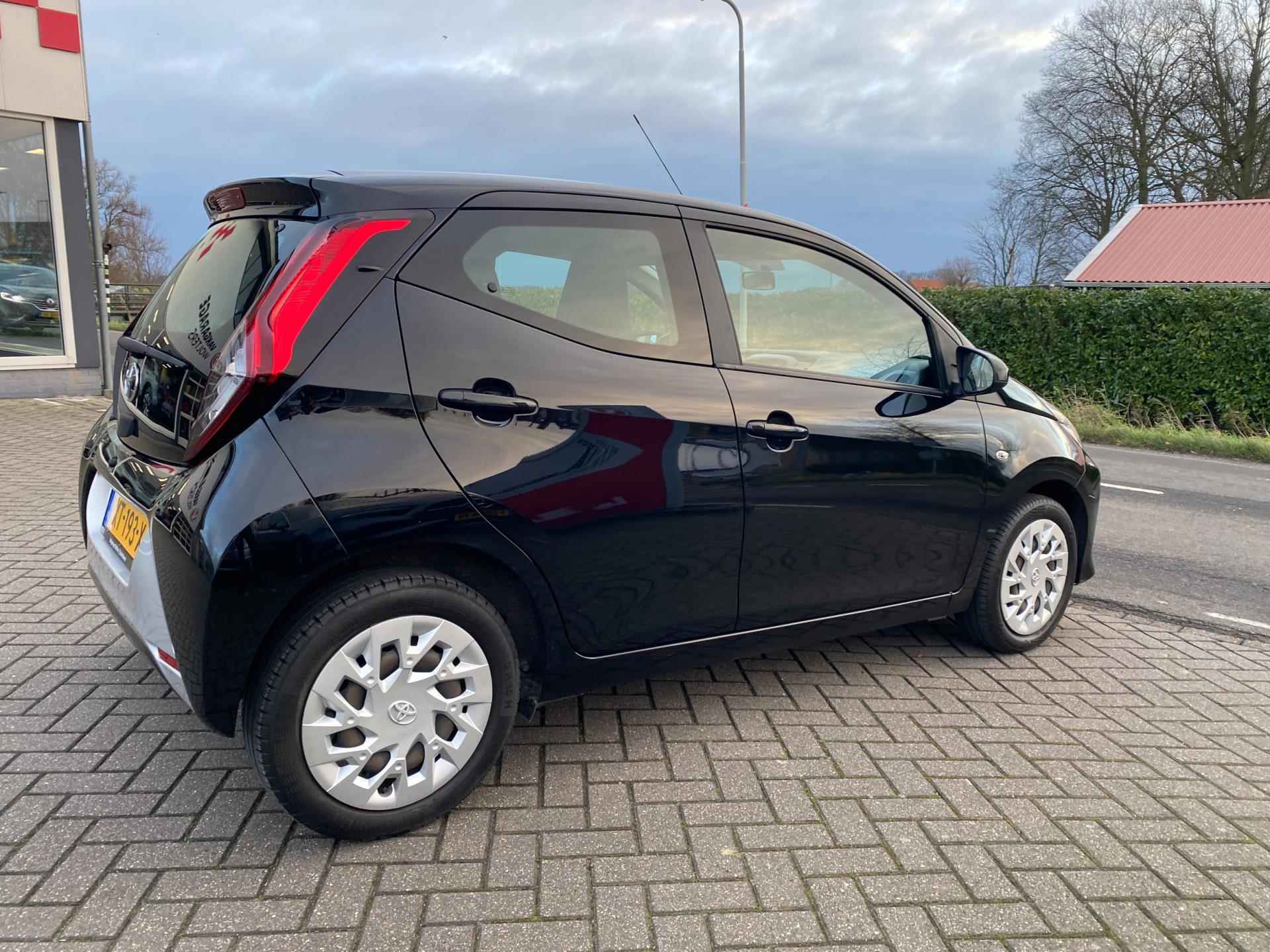 Toyota Aygo 1.0 VVT-i x-play - 4/16