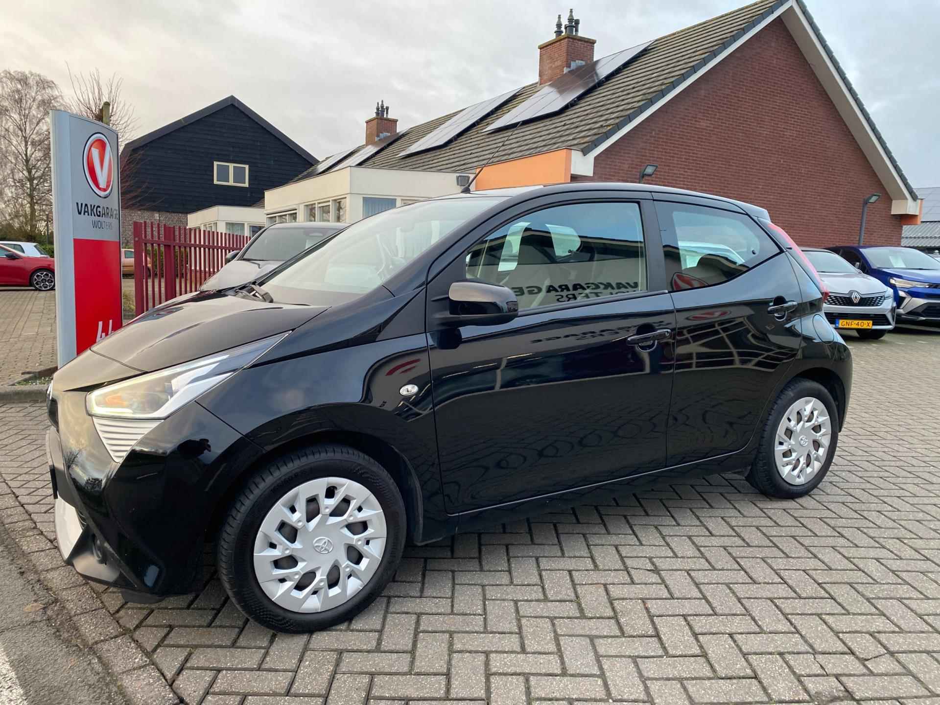 Toyota Aygo 1.0 VVT-i x-play - 6/16