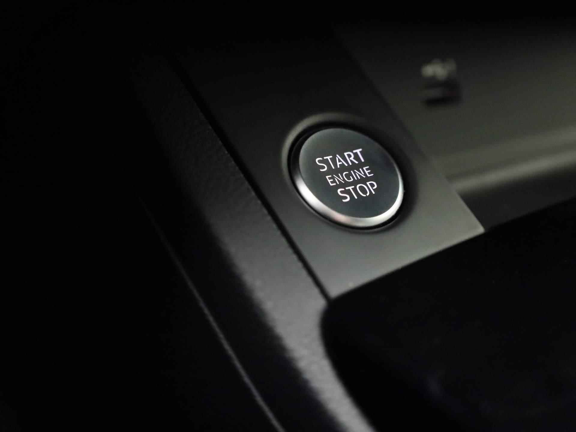 Audi A4 Avant 40 TFSI/190PK S Line Leder/stof · Drive select · Parkeersensoren + camera - 21/41