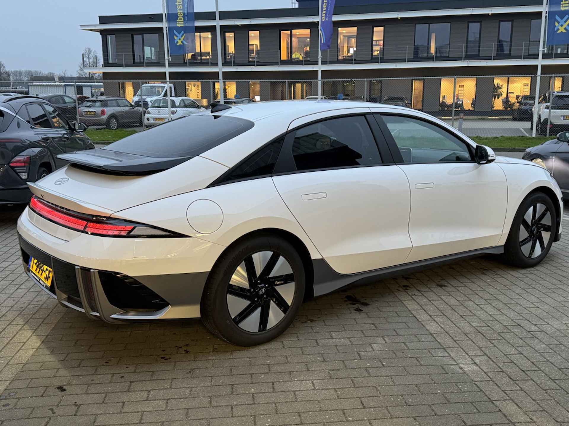 Hyundai IONIQ 6 Style 53 kWh | Demo voordeel! | Warmtepomp | Navigatie | Achteru - 8/42