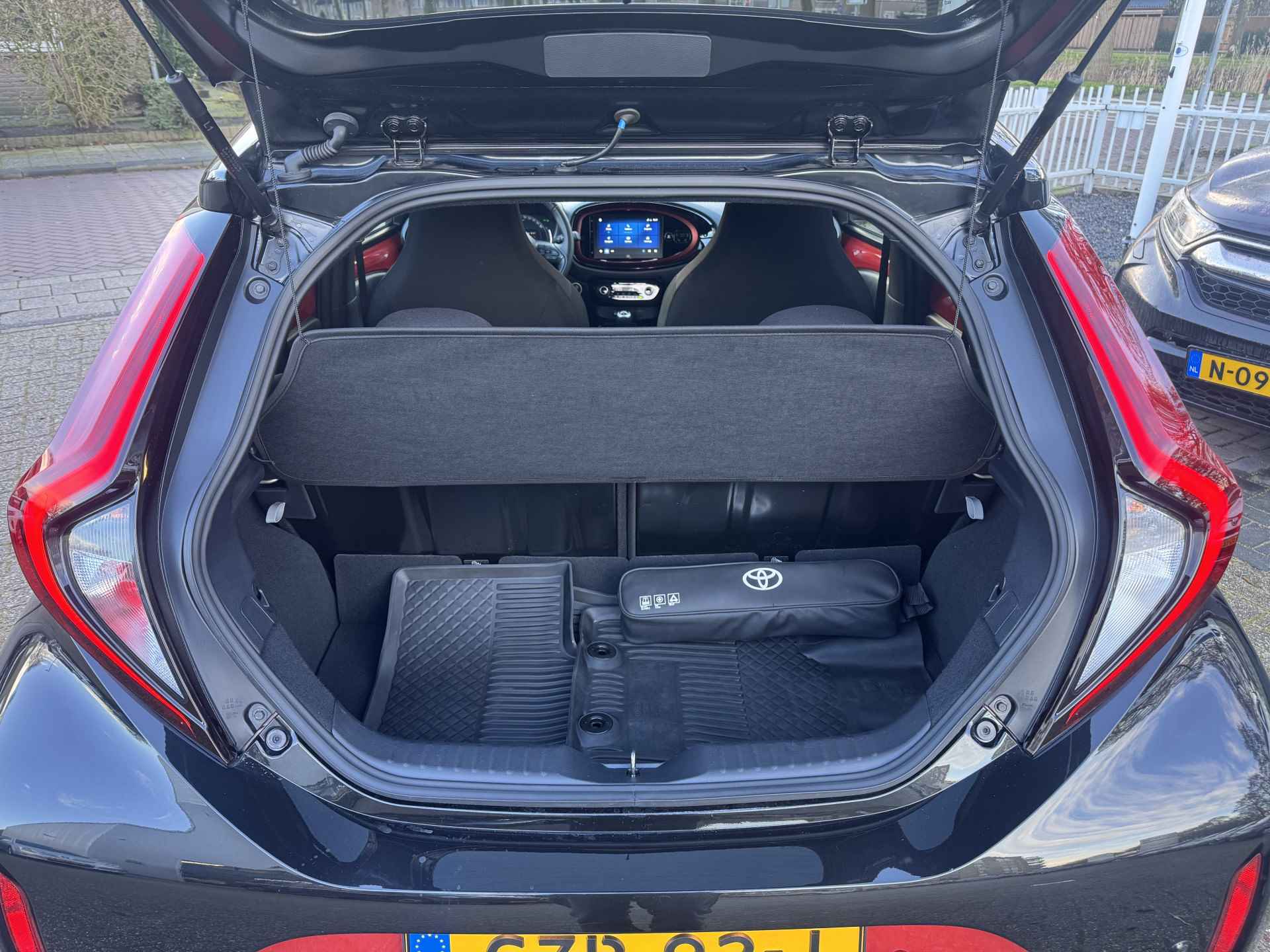 Toyota Aygo X 1.0 VVT-i MT JBL, parkeersensoren, apple/android carplay , All-in Rijklaarprijs - 27/32