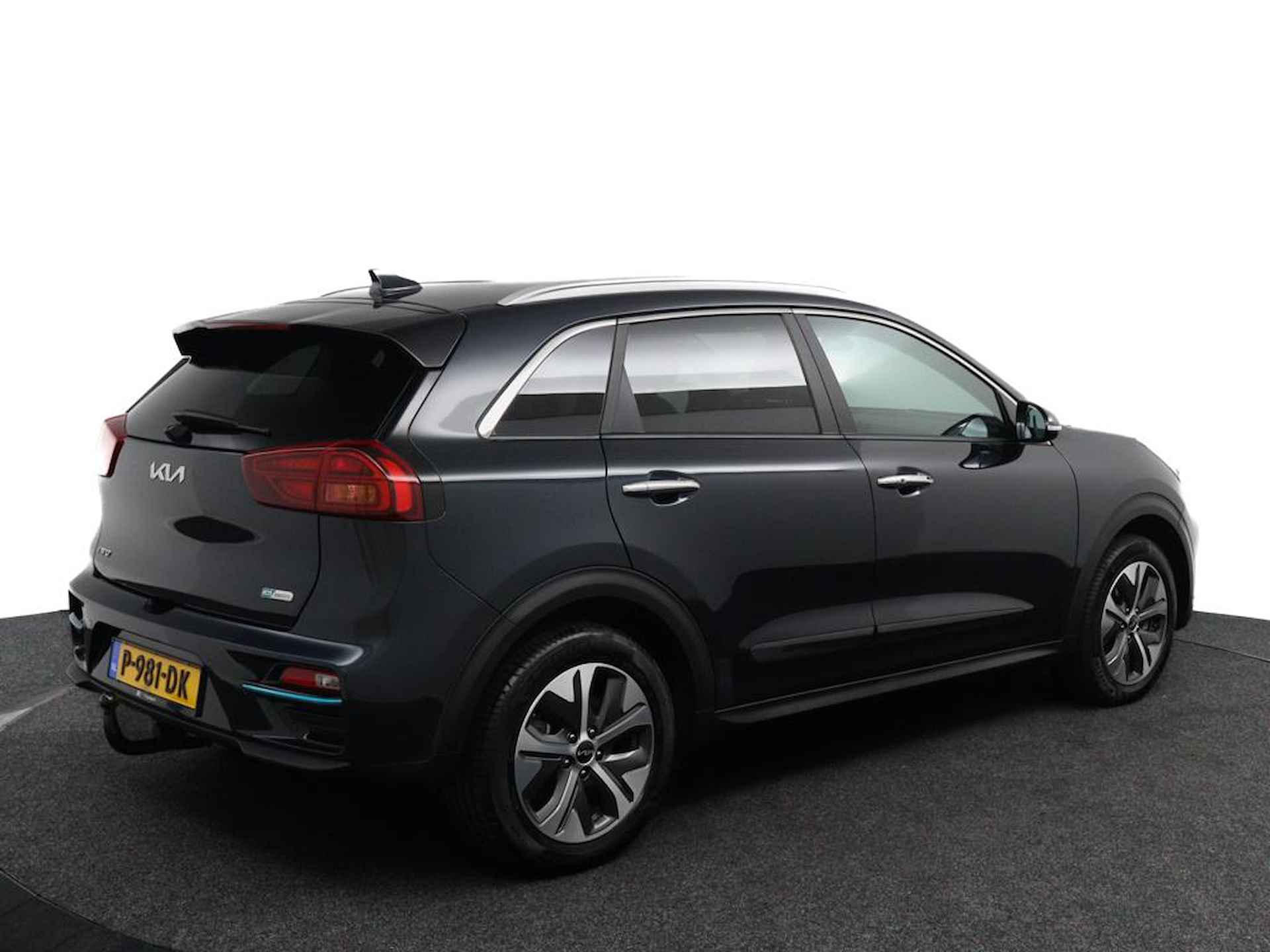 Kia e-Niro ExecutiveLine 64 kWh | All in prijs + BOVAG Garantie | 1e Eigenaar | Trekhaak | Navigatie | Adaptief Cruise Control - 2/48