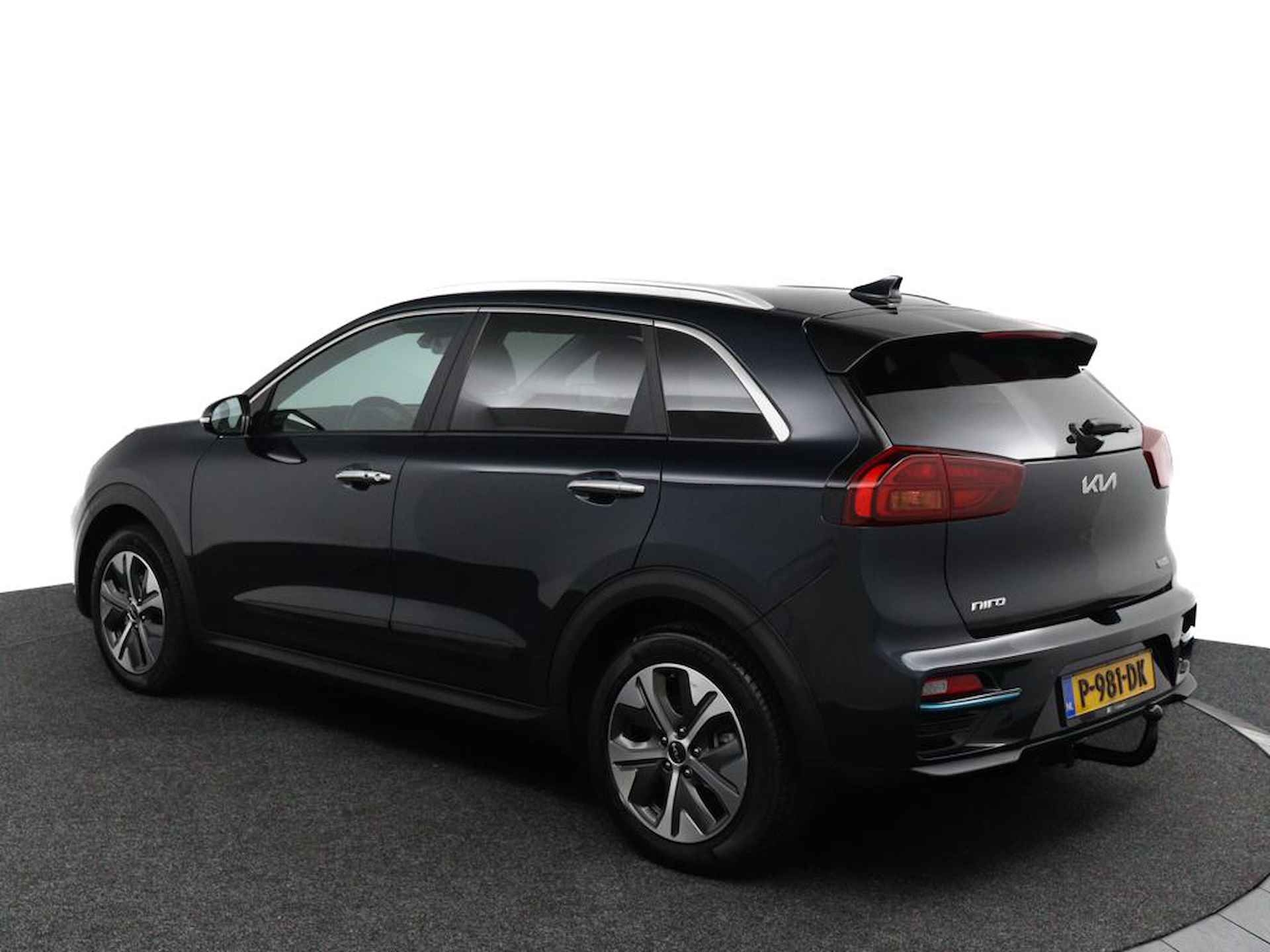 Kia e-Niro ExecutiveLine 64 kWh | All in prijs + BOVAG Garantie | 1e Eigenaar | Trekhaak | Navigatie | Adaptief Cruise Control - 12/48