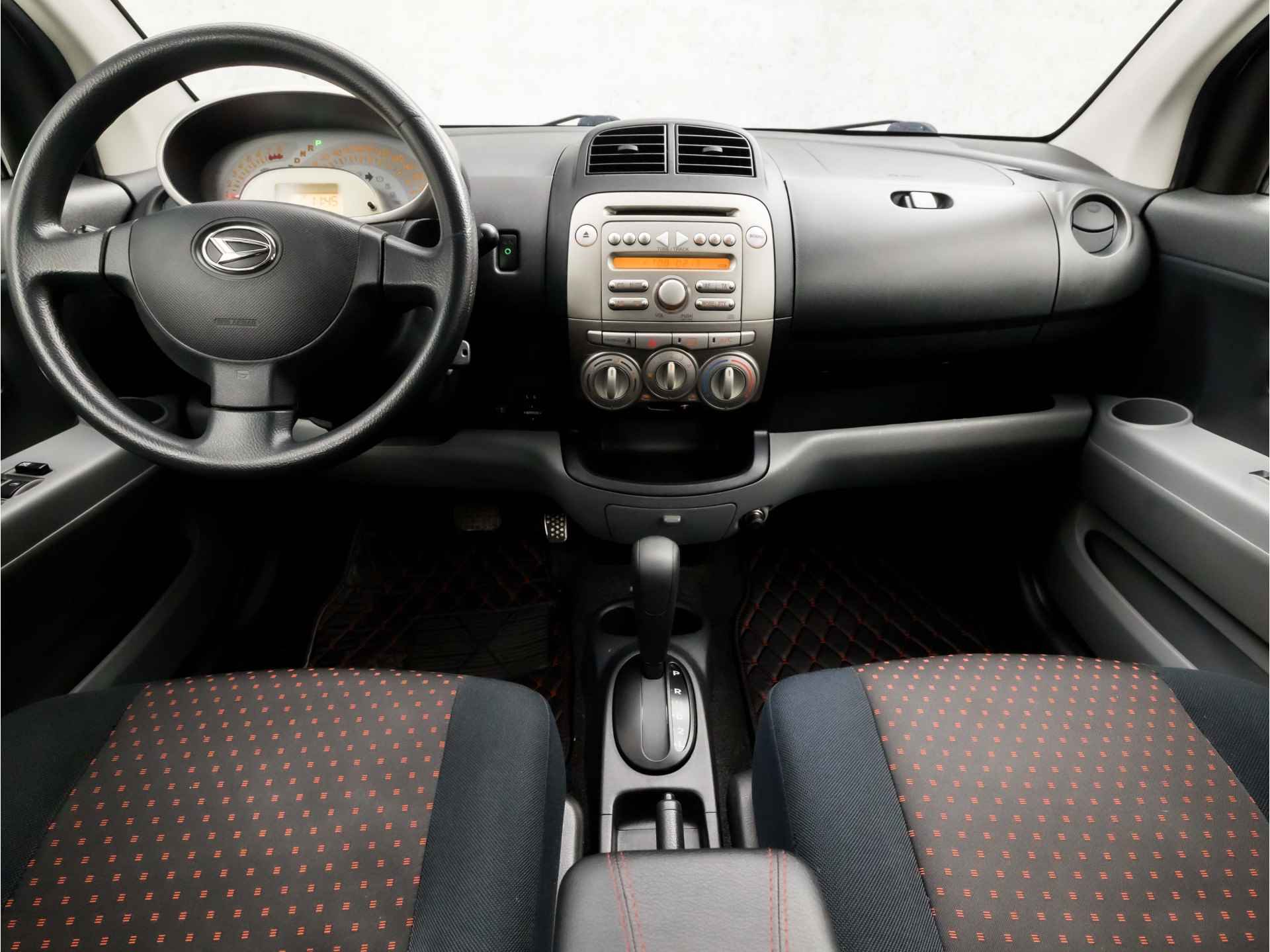 Daihatsu Sirion 2 1.3-16V Exclusive Sport Automaat (NAP, YOUNGTIMER, RADIO, SPORTSTOELEN, ELEK PAKKET, ARMSTEUN, LM VELGEN, NIEUWE APK, NIEUWSTAAT) - 6/27