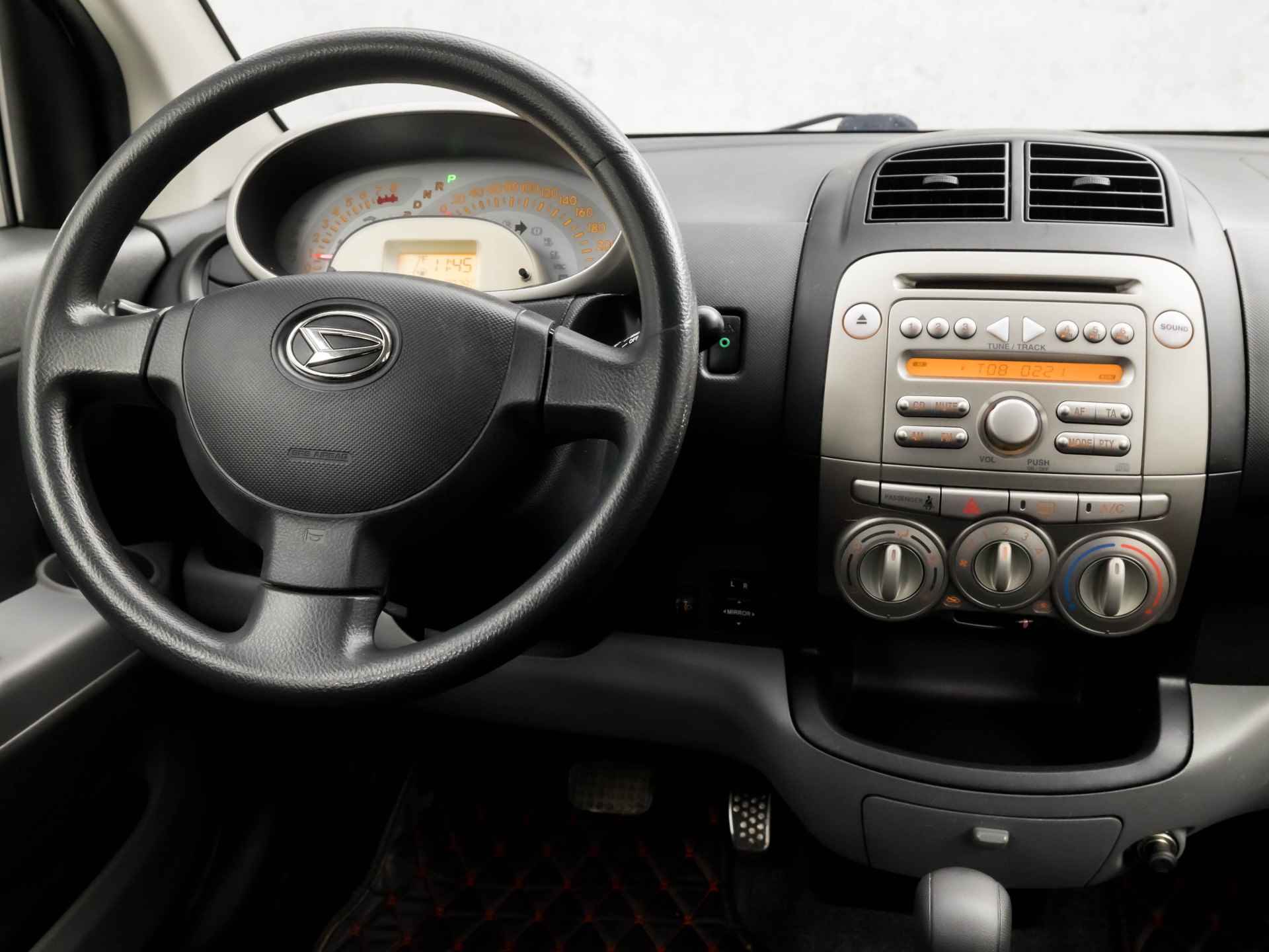 Daihatsu Sirion 2 1.3-16V Exclusive Sport Automaat (NAP, YOUNGTIMER, RADIO, SPORTSTOELEN, ELEK PAKKET, ARMSTEUN, LM VELGEN, NIEUWE APK, NIEUWSTAAT) - 7/27