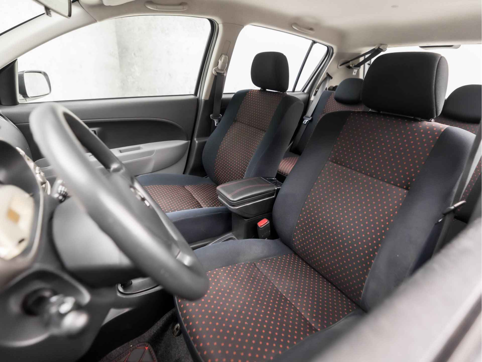 Daihatsu Sirion 2 1.3-16V Exclusive Sport Automaat (NAP, YOUNGTIMER, RADIO, SPORTSTOELEN, ELEK PAKKET, ARMSTEUN, LM VELGEN, NIEUWE APK, NIEUWSTAAT) - 11/27