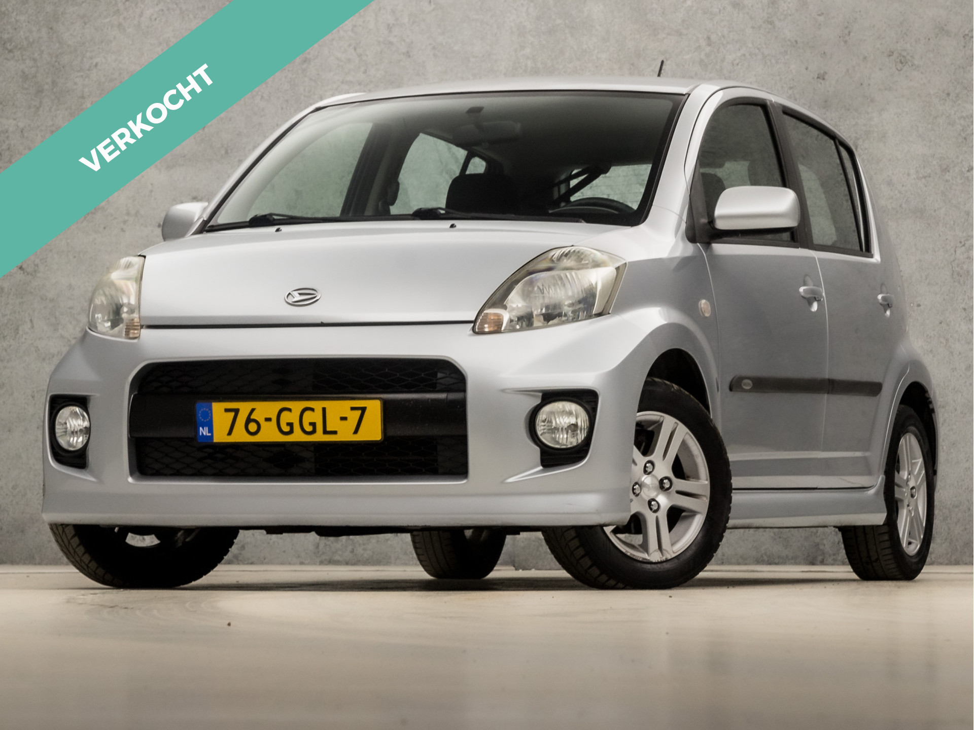 Daihatsu Sirion 2 1.3-16V Exclusive Sport Automaat (NAP, YOUNGTIMER, RADIO, SPORTSTOELEN, ELEK PAKKET, ARMSTEUN, LM VELGEN, NIEUWE APK, NIEUWSTAAT)