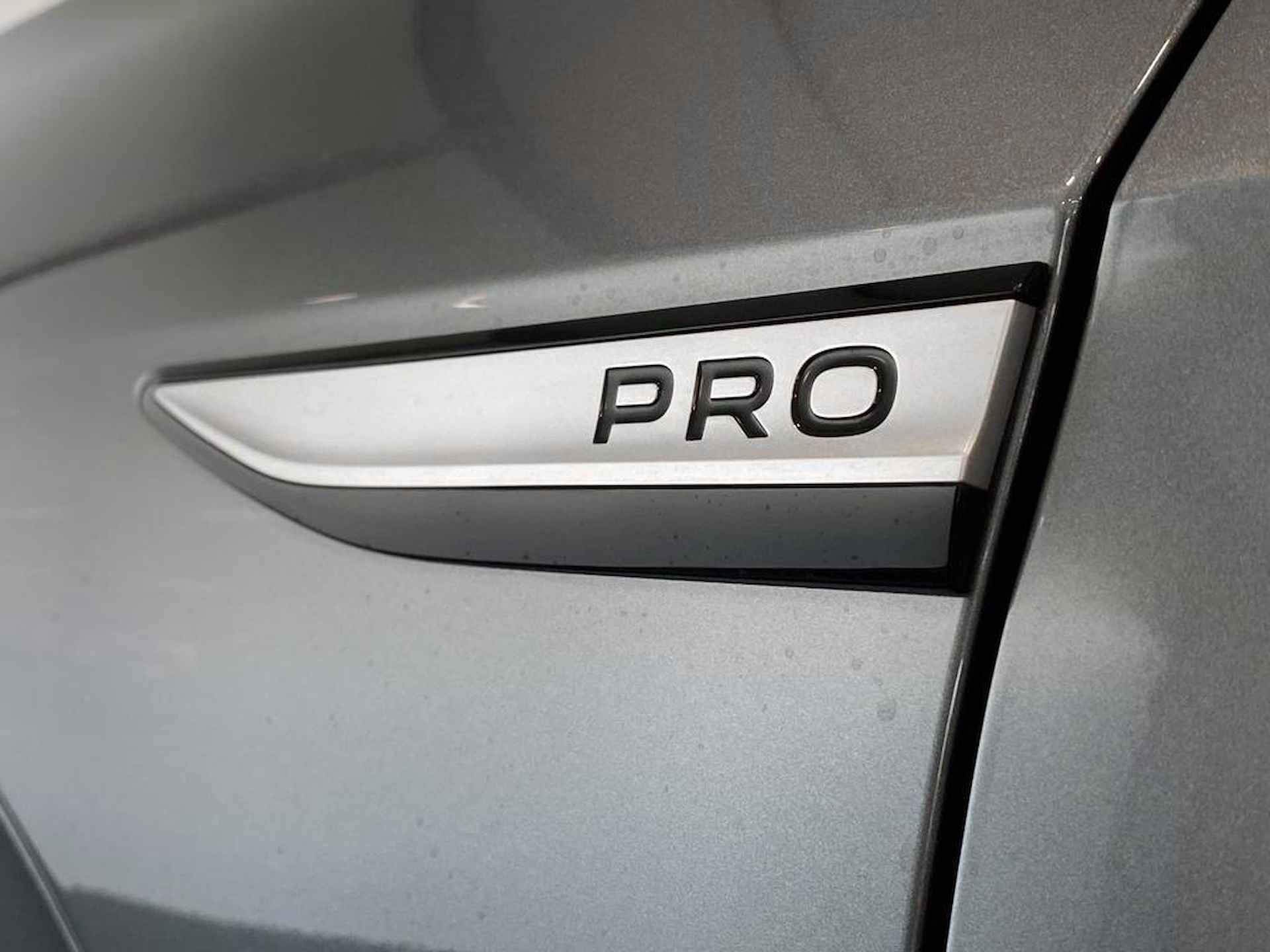 Volkswagen ID.5 Pro 77 kWh 204pk | Warmtepomp | Style Interieur Pakket (Platinum Grey / zwart) - 13/38