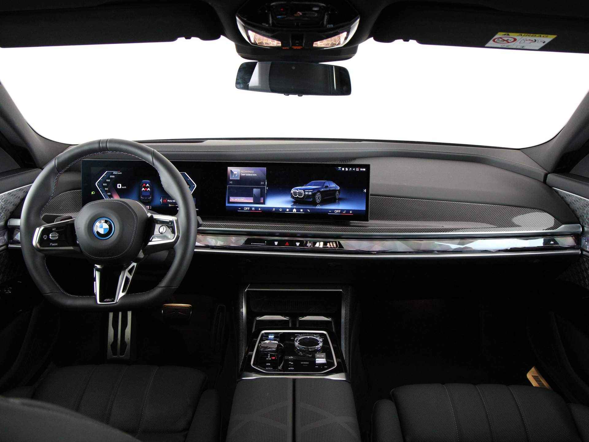 BMW i7 M70 xDrive - 10/34