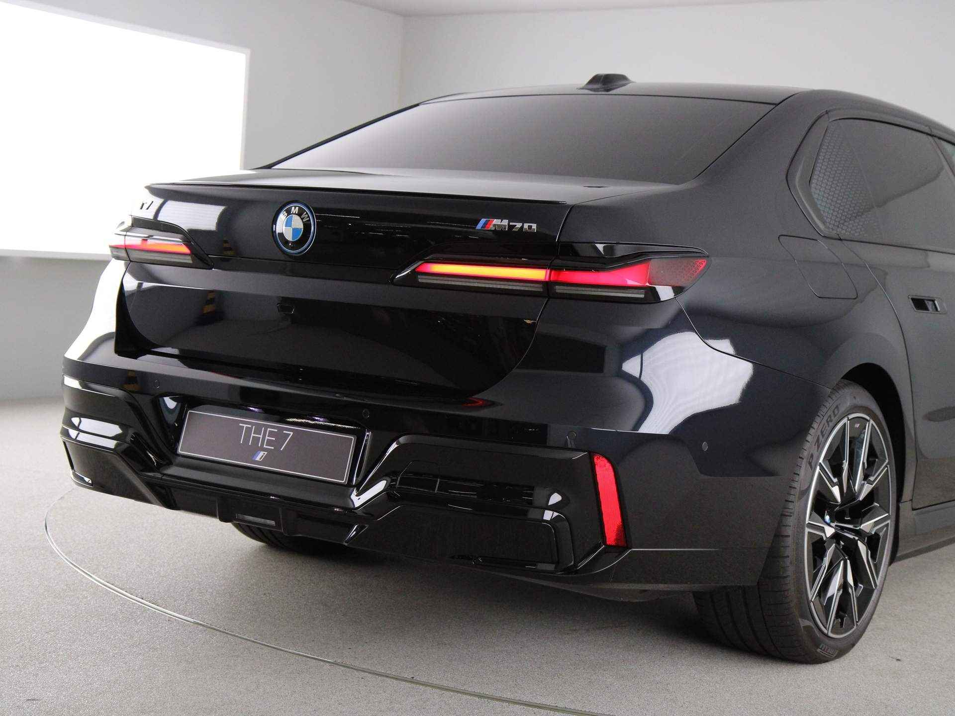 BMW i7 M70 xDrive - 29/34