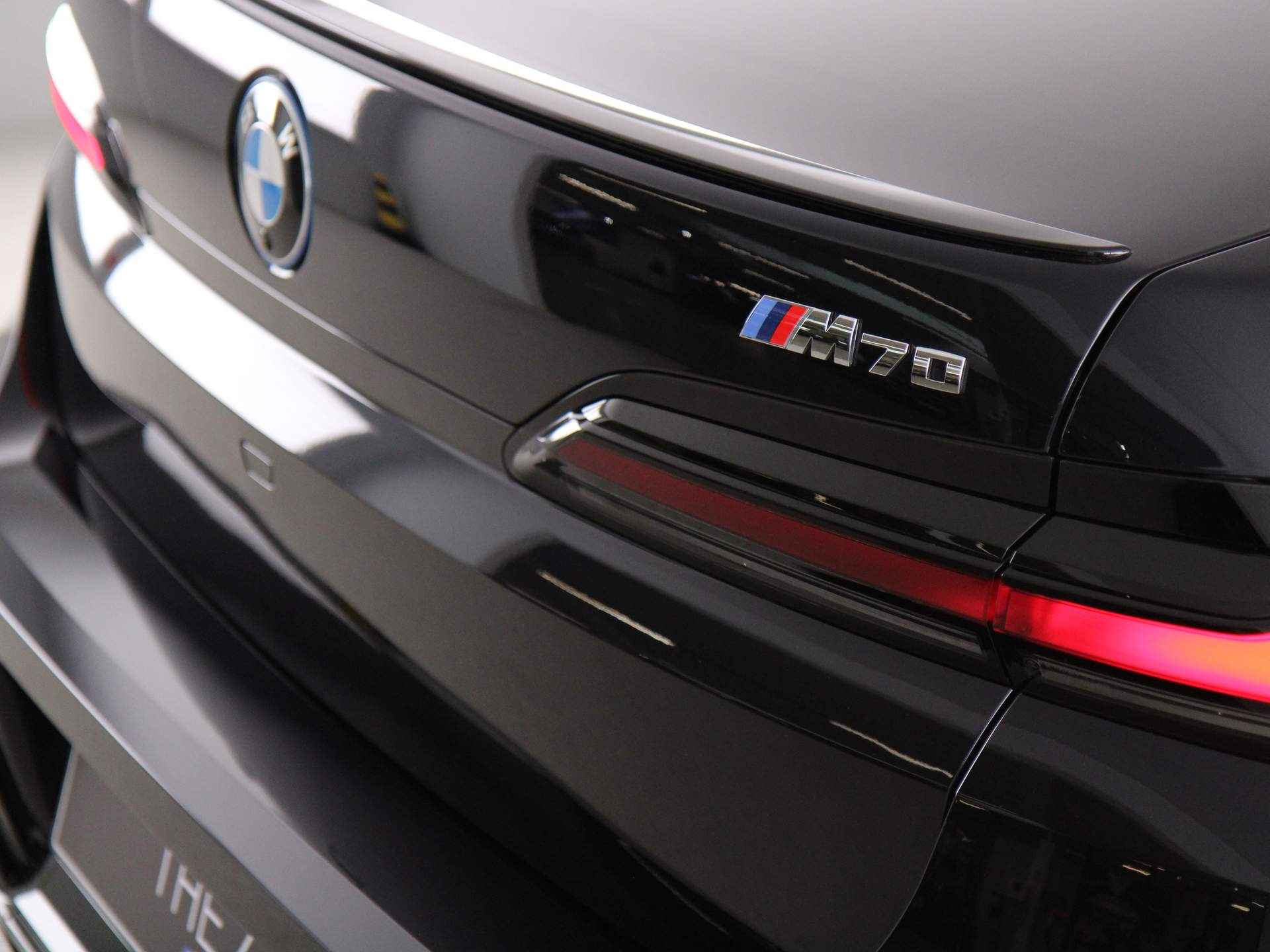 BMW i7 M70 xDrive - 30/34