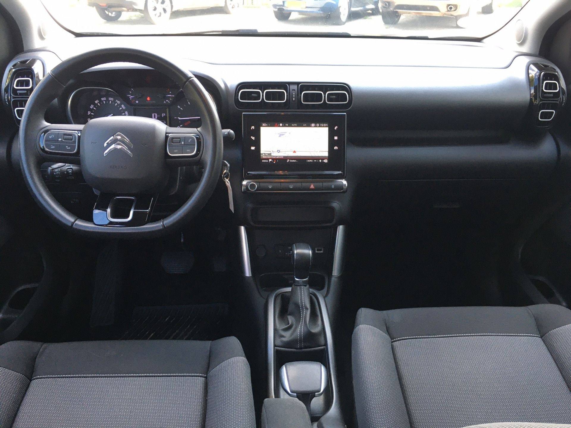Citroën C3 Aircross 1.2 PureTech S&S Shine Automaat, Hoge instap, Cruise control, Navigatie - 12/25