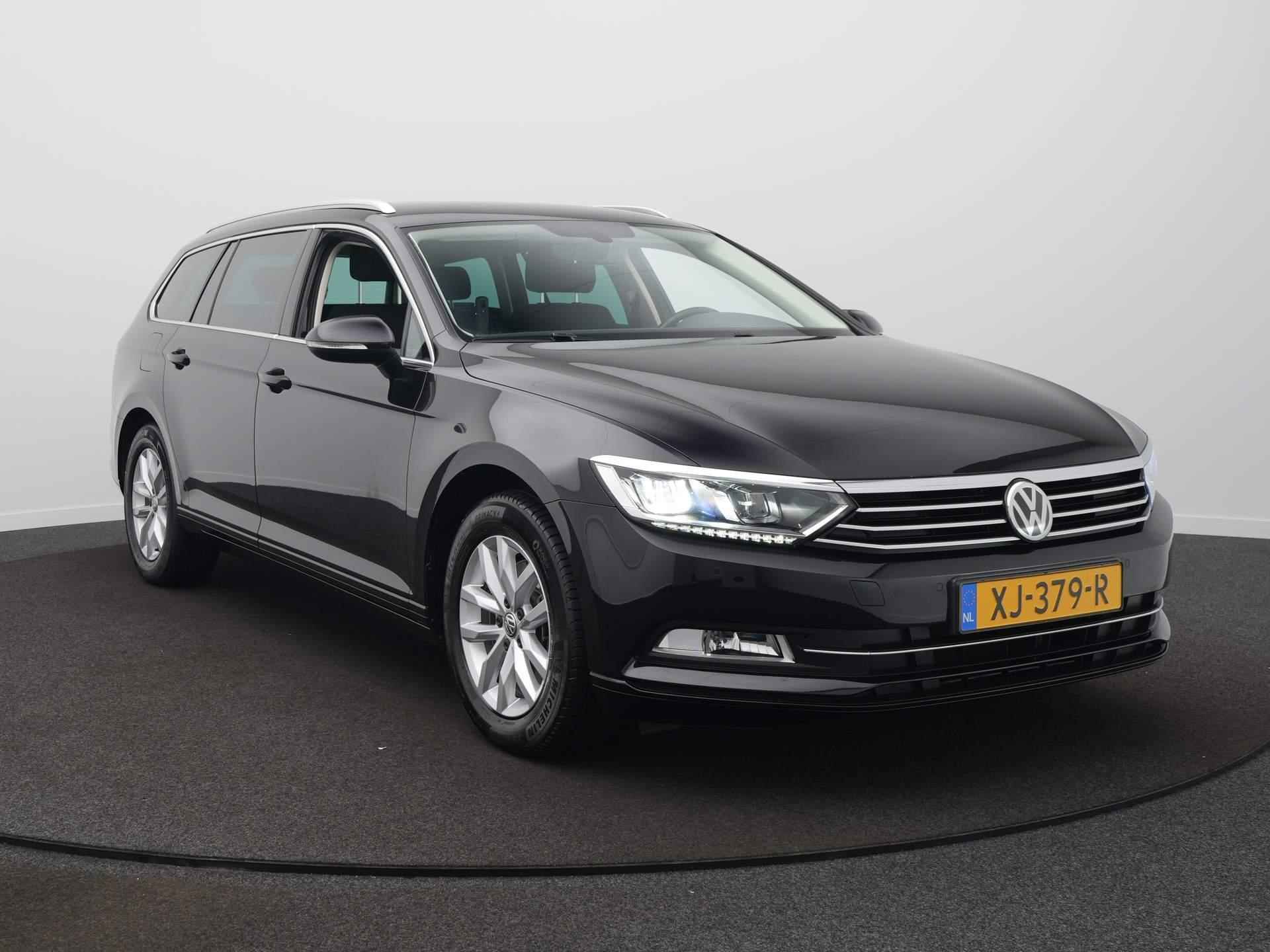 Volkswagen Passat Variant 1.4 TSI ACT Connected Series Plus / DSG / Trekhaak / Camera - 3/44