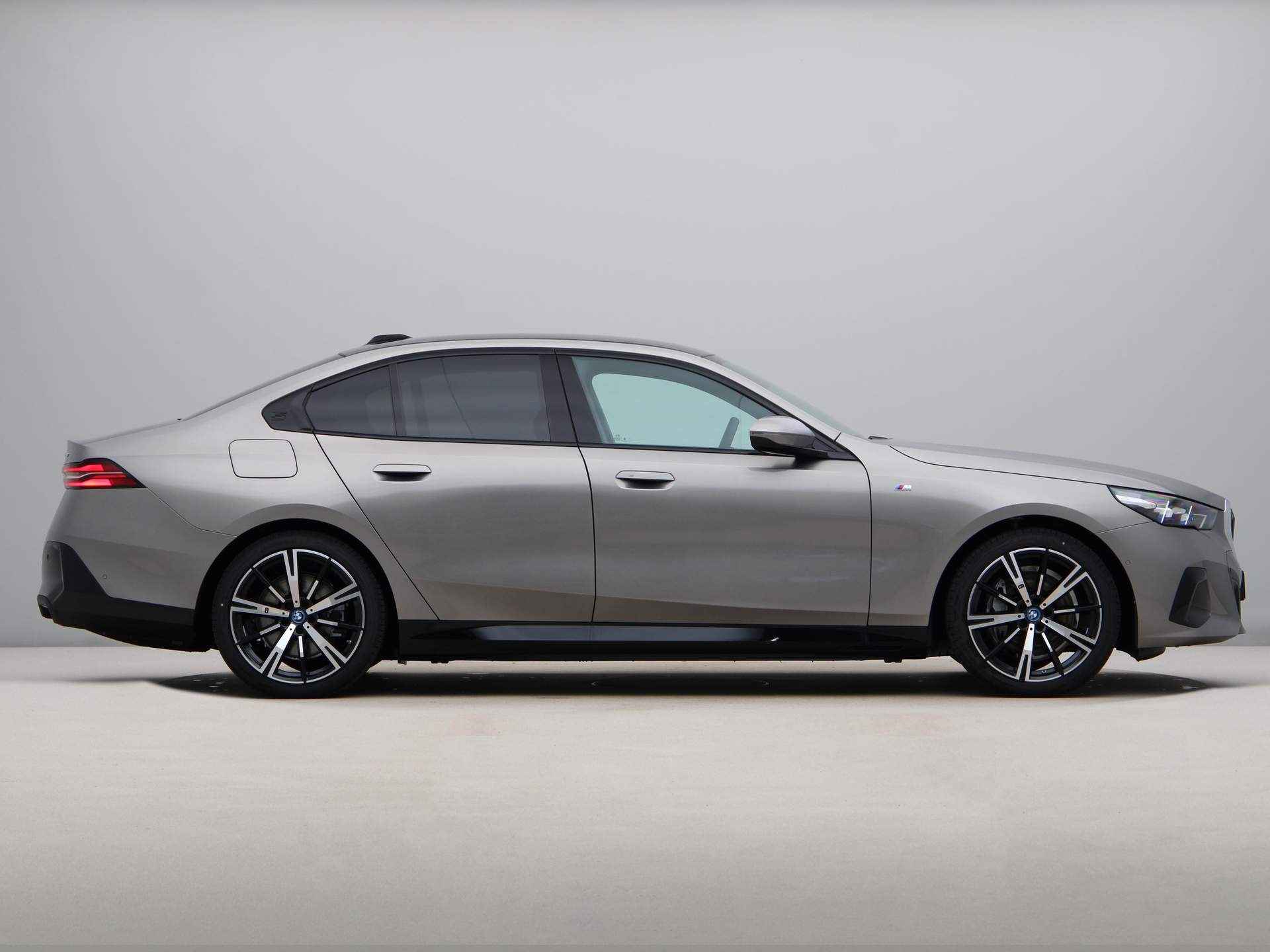 BMW i5 Sedan eDrive40 M-Sport - 9/27