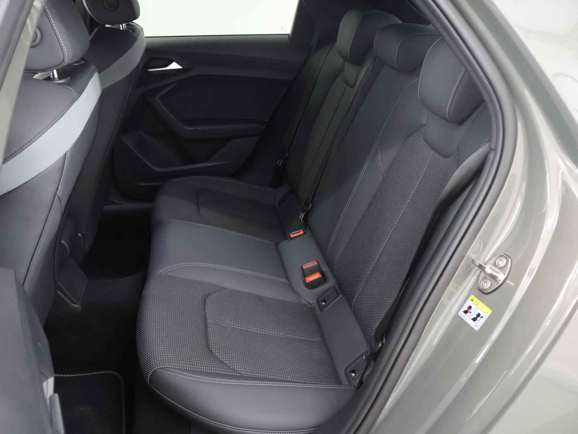 Audi A1 Sportback 30 TFSI Pro S-Line | Digitaal Dashboard | Climate Control | Navigatie | Cruise Control Sportstoelen | Lichtmetalen velgen | LED | Privacy Glass | - 12/44