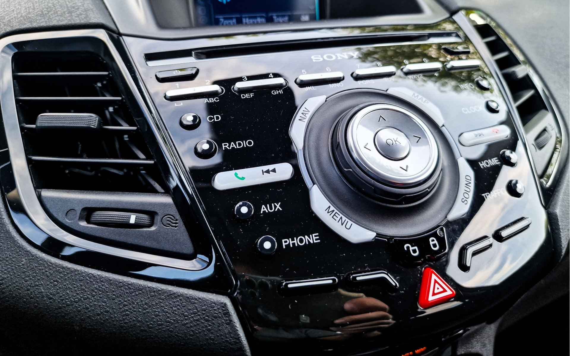 Ford Fiesta 1.0 EcoBoost 100pk Titanium Automaat | CLIMA | NAVI | TREKHAAK | - 16/20