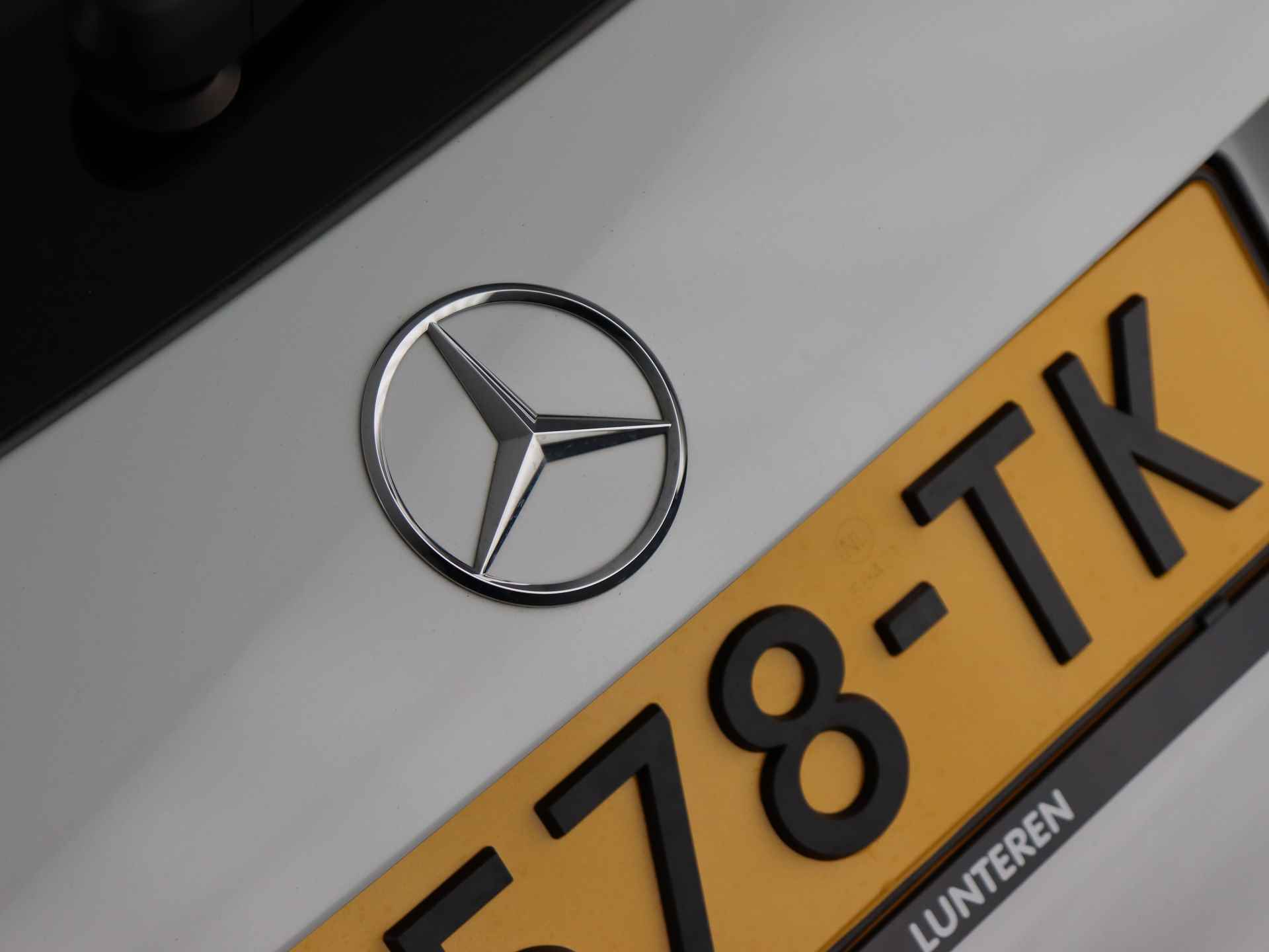 Mercedes-Benz A-Klasse 200 AMG Line (Panodak / ACC / Full Led / Distronic+ / Climate / 19 Inch / Digi dash) - 48/67