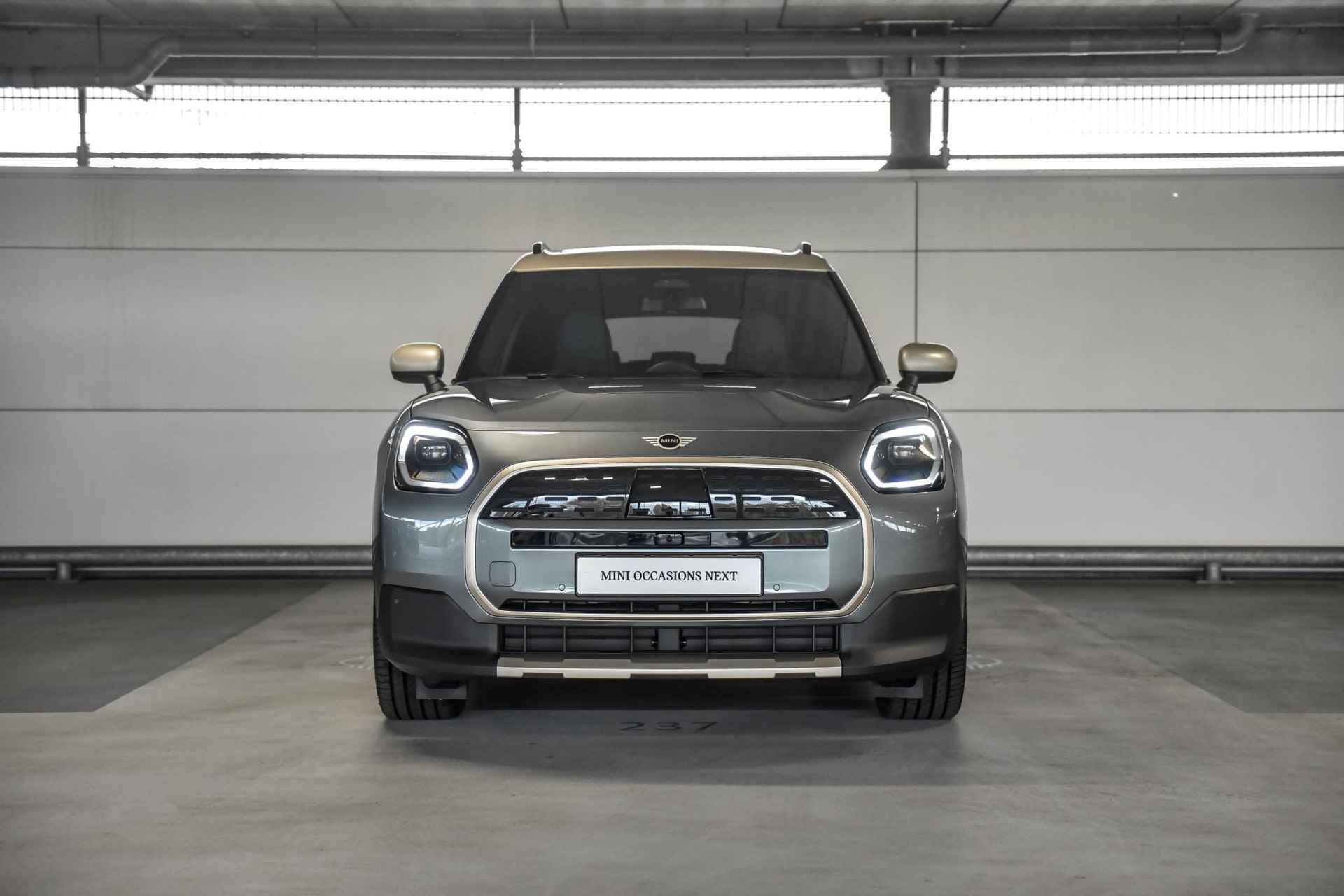 MINI Countryman E Favoured 66.5 kWh | Pakket L | Dak en spiegelkappen in Vibrant Silver - 5/22