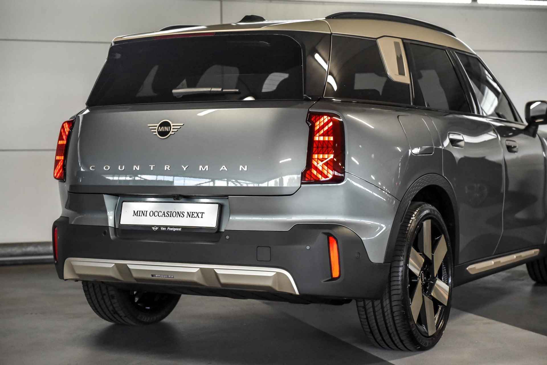 MINI Countryman E Favoured 66.5 kWh | Pakket L | Dak en spiegelkappen in Vibrant Silver - 22/22