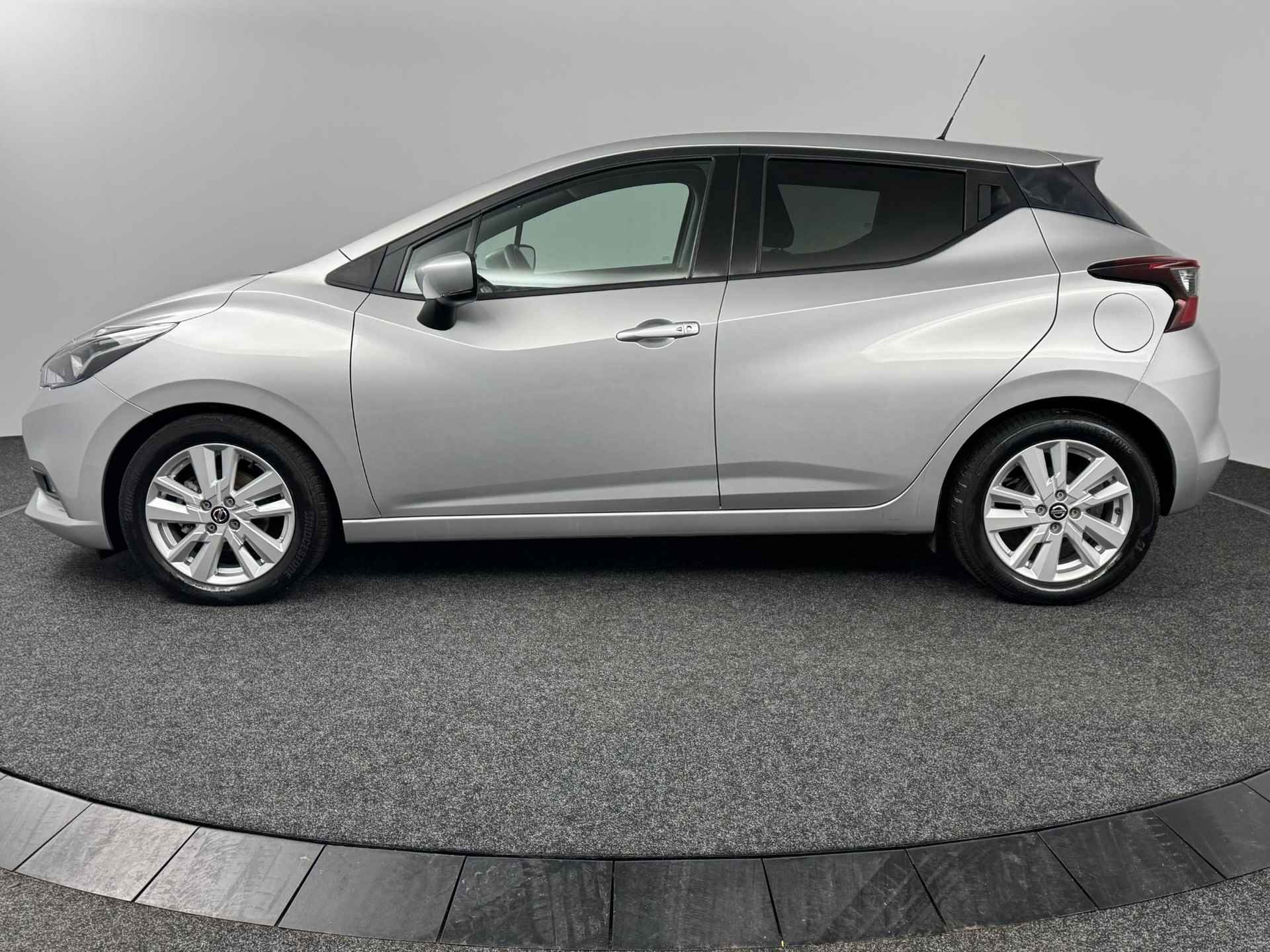 Nissan Micra 1.0 IG-T N-Connecta  | Navigatie | Achteruitrijcamera | Licht Metalen Velgen | - 19/47