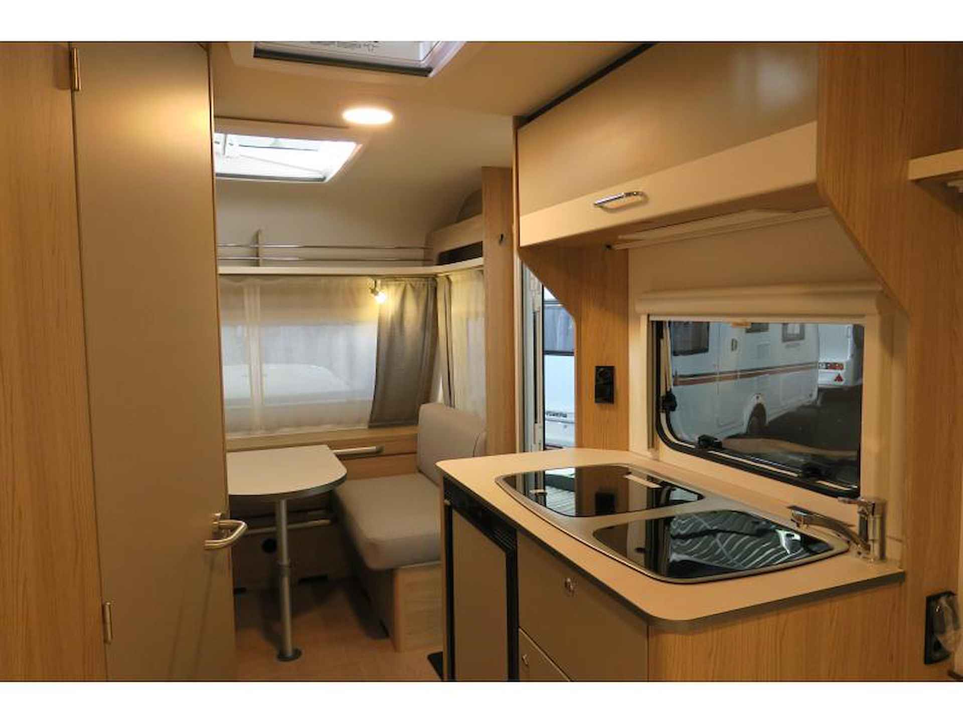 LMC Sassino Comfort 460 E INCL MOVER+ACHTERRAAM - 8/19