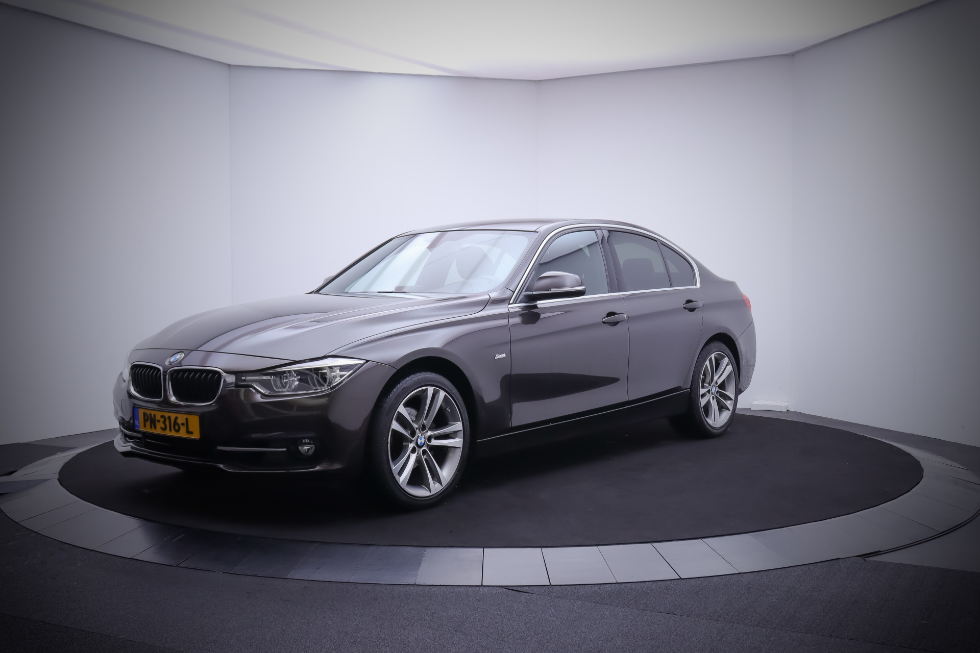 BMW 3-serie 318iA SPORT-LINE Executive FULL LED/NAVI PROF/SPORTSTOELEN/CRUISE/PDC V+A/LMV 18''