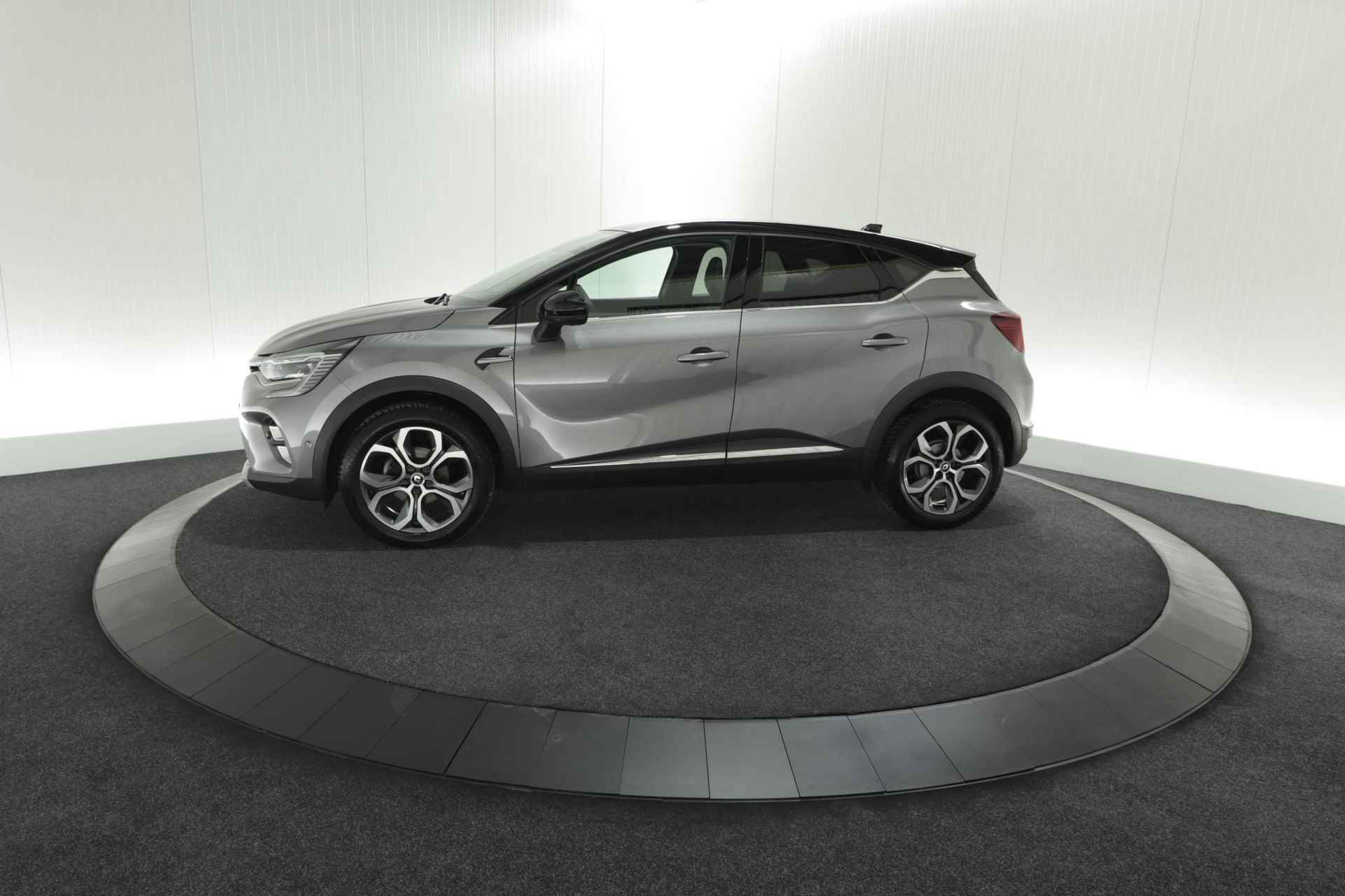 Renault Captur Mild Hybrid 140 EDC Techno | 360 Camera | 9.3 Inch Grootscherm | Stoelverwarming | Apple Carplay | 18 Inch Lichtmetalen Velgen - 75/81