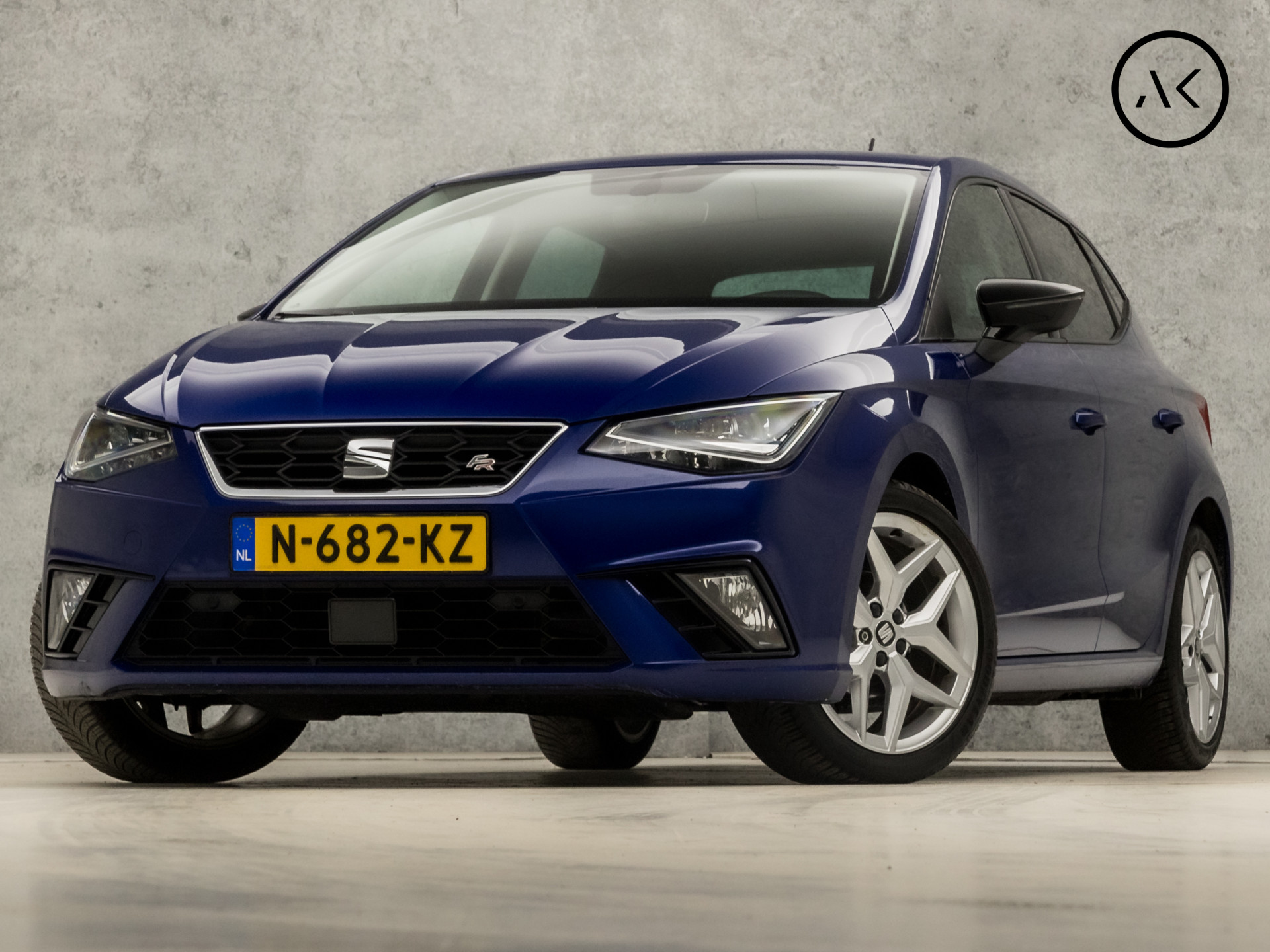 SEAT Ibiza 1.0 TSI FR Sport (APPLE CARPLAY, STOELVERWARMING, LED KOPLAMPEN, SFEERVERLICHTING, MODE KNOP, SPORTSTOELEN, GETINT GLAS, LM VELGEN, PARKEERSENSOREN, CRUISE, NIEUWE APK, NIEUWSTAAT)