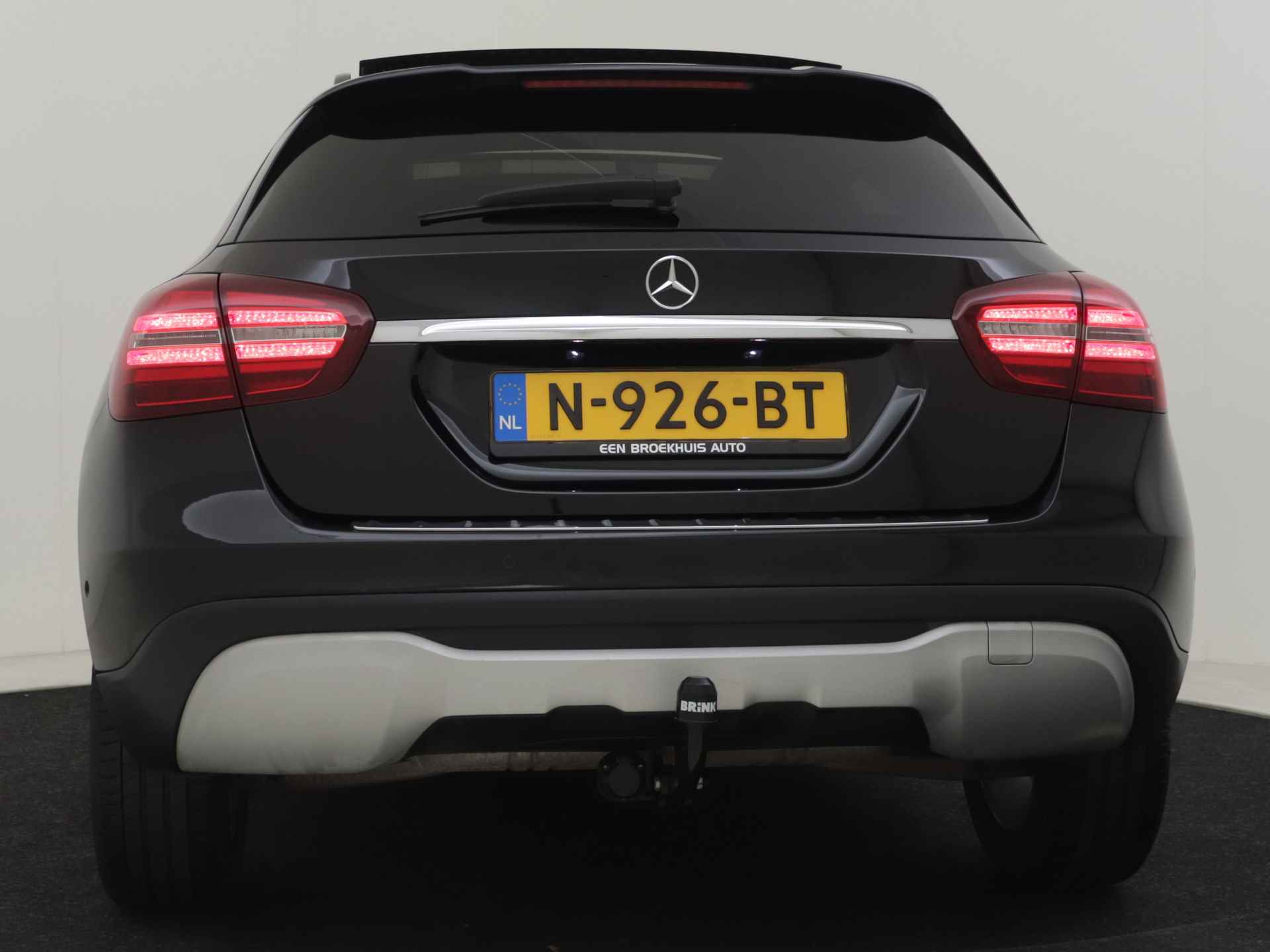 Mercedes-Benz GLA 200 Premium Plus 157pk | Cruise control | Navigatie | Trekhaak | Panorama dak | Camera achter | Led koplampen | 17"LMV - 35/56