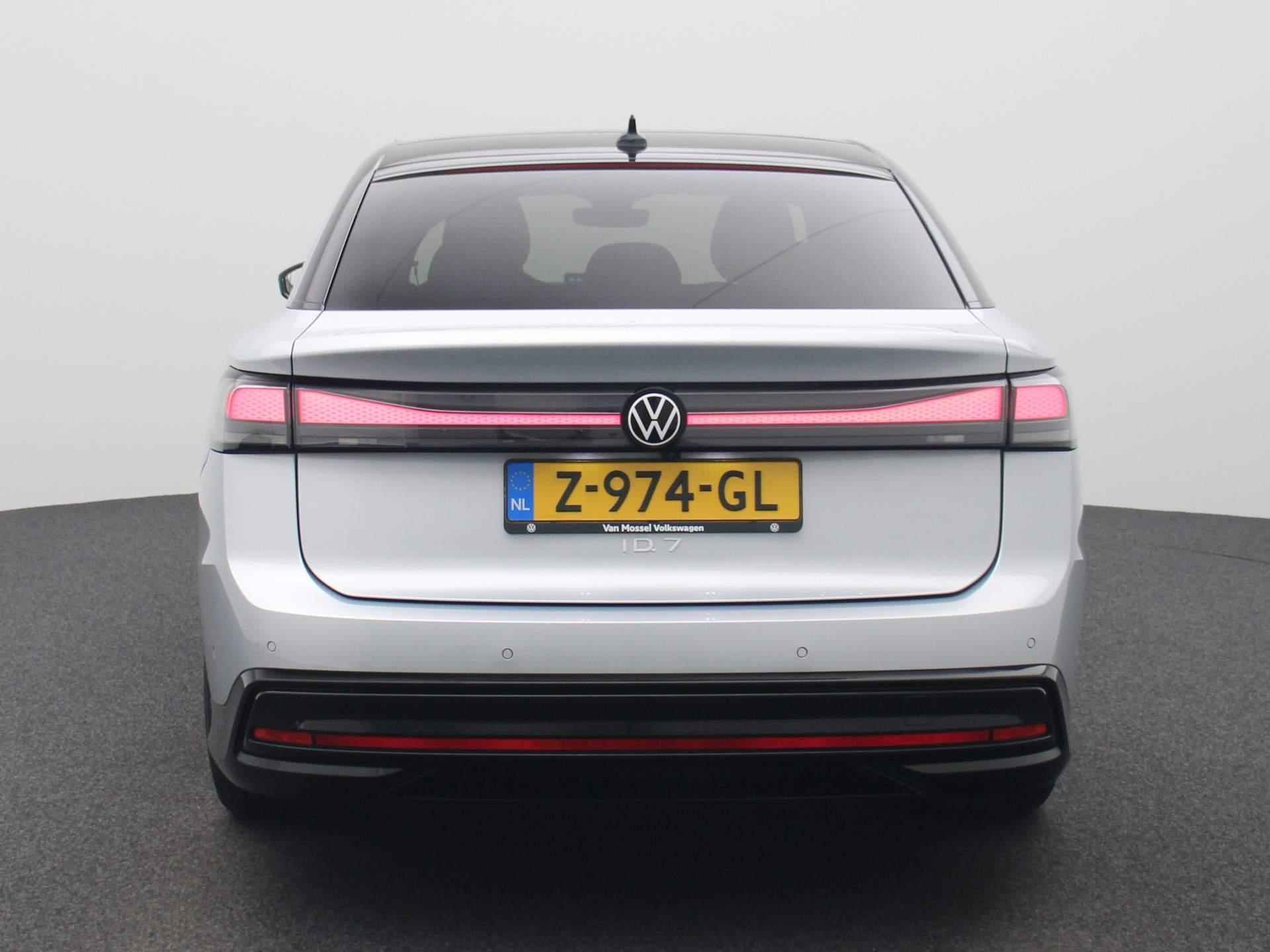 Volkswagen ID.7 Pro Business 77 kWh 286 PK | Demo | Navigatie | Apple Carplay | Android Auto | Head up display | Panoramadak | Lichtmetalen velgen | Warmtepomp | Achteruitrijcamera | - 6/49