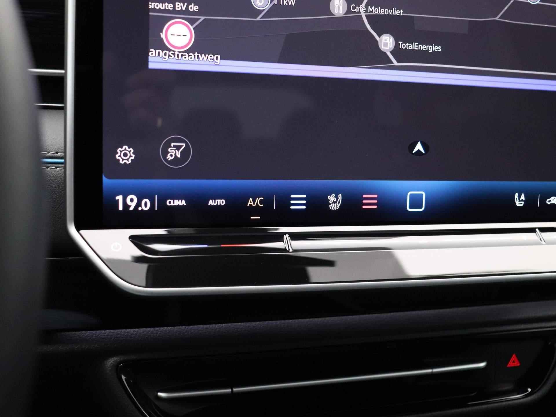 Volkswagen ID.7 Pro Business 77 kWh 286 PK | Demo | Navigatie | Apple Carplay | Android Auto | Head up display | Panoramadak | Lichtmetalen velgen | Warmtepomp | Achteruitrijcamera | - 20/49