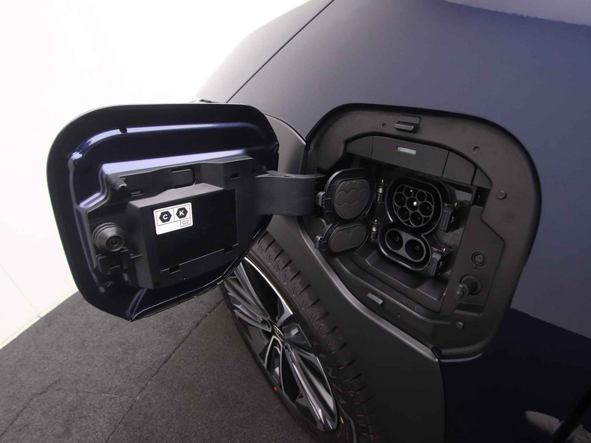 Toyota Bz4x Premium 71 kWh *Nieuw* | Uit Voorraad Leverbaar | - 36/44